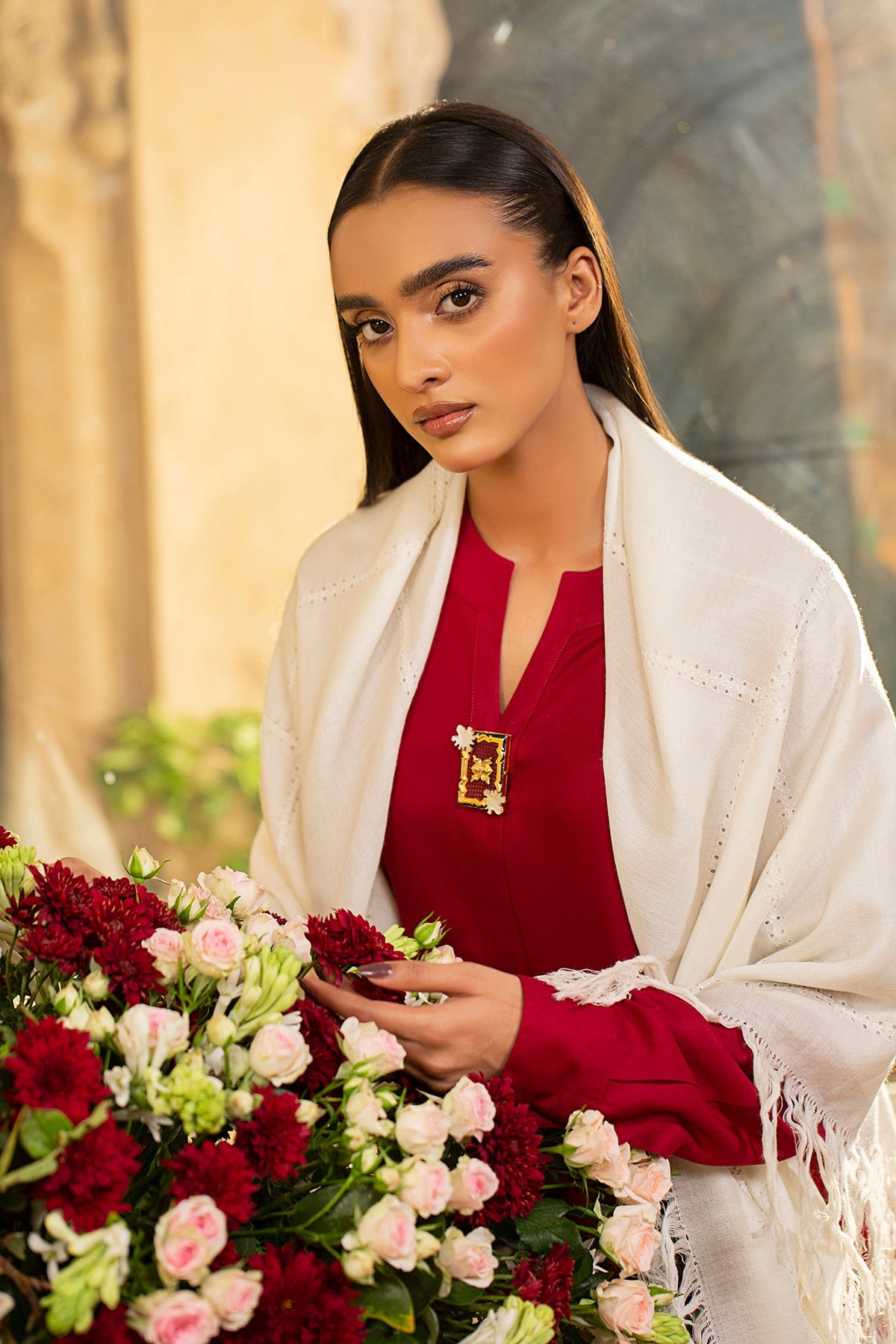 Embroidered Sawati Wool Stawler -MCP1520-1 - Shop Now at Kayseria