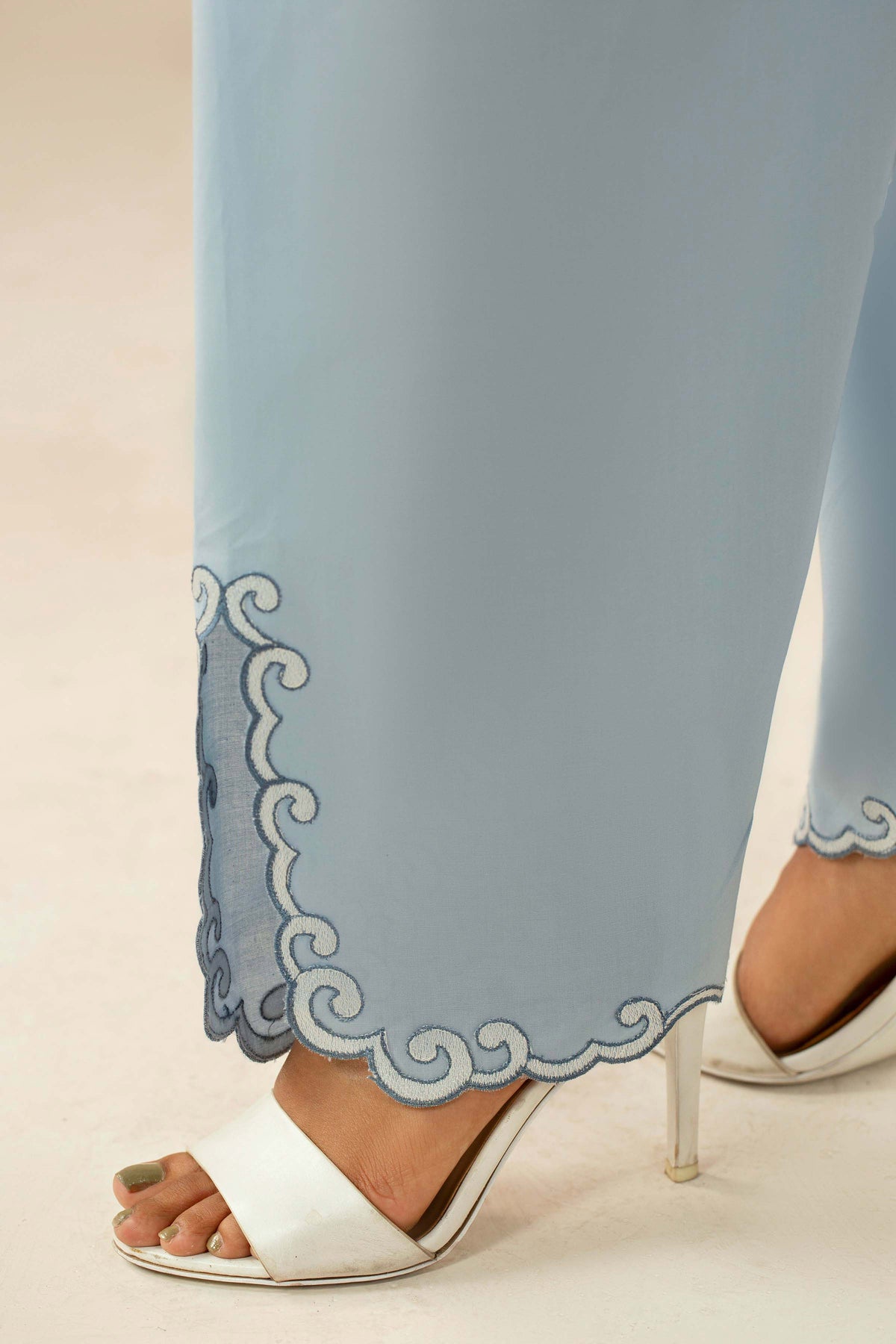 DHAKA MALMAL | EMBROIDERED