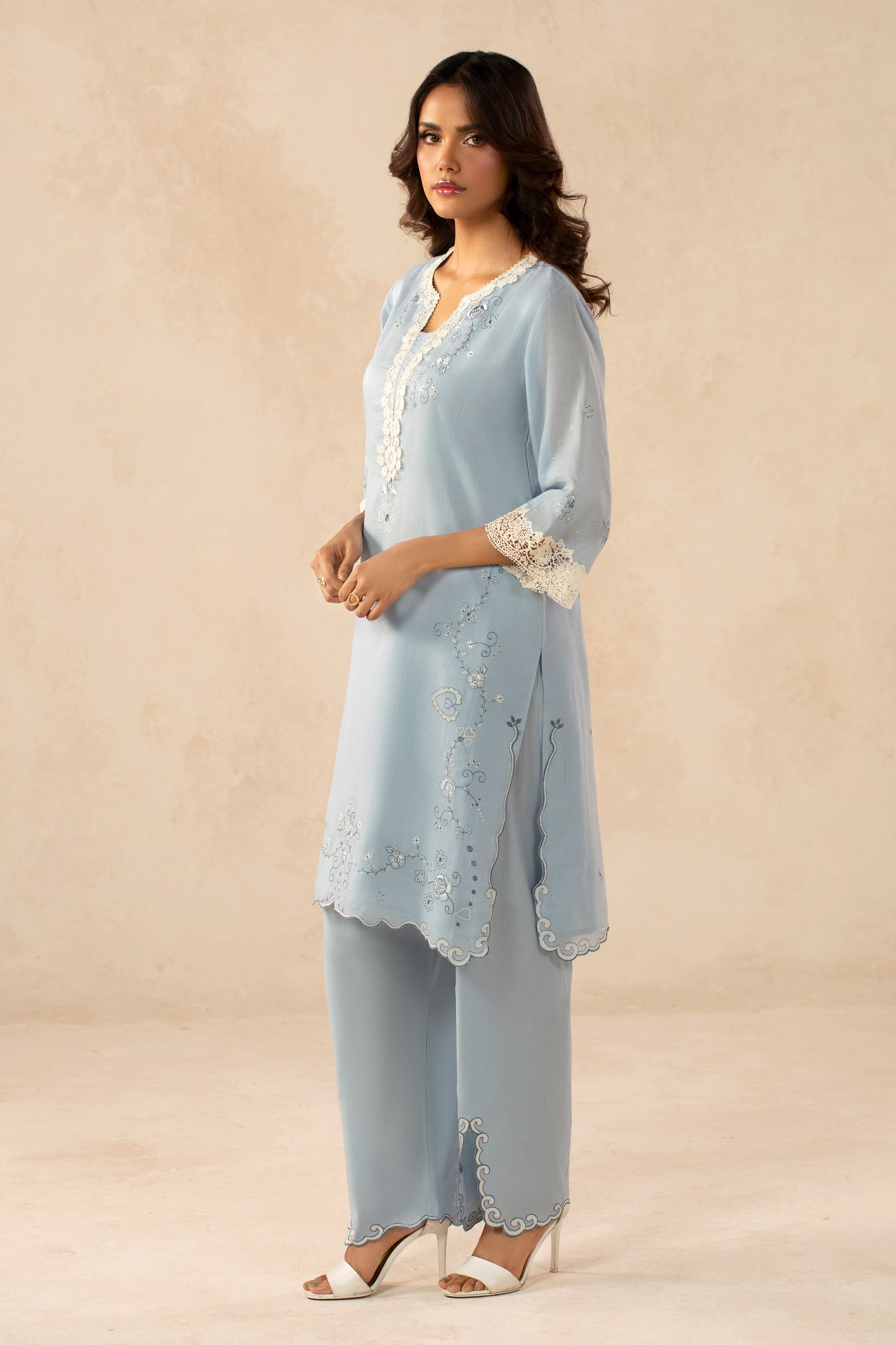 DHAKA MALMAL | EMBROIDERED