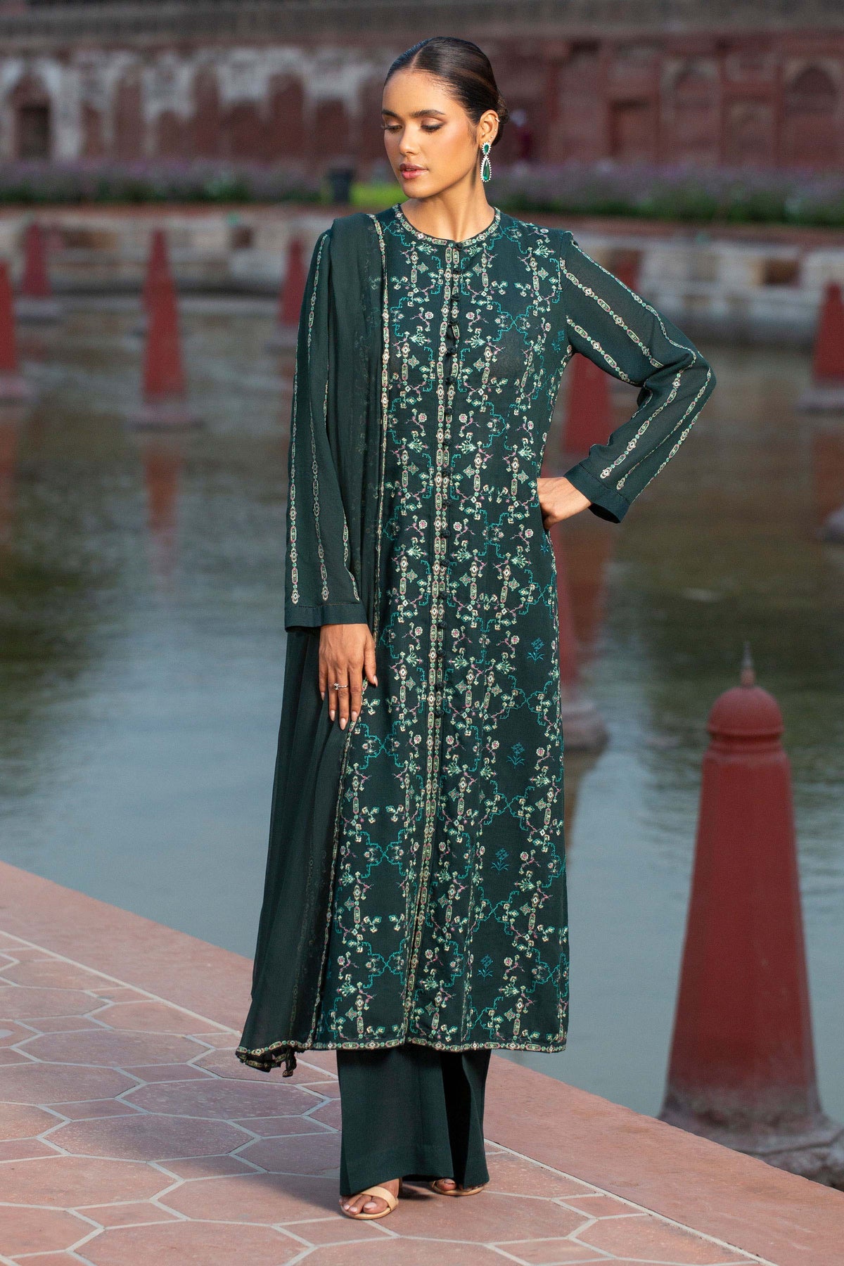 LAWN KARANDI | EMBROIDERED