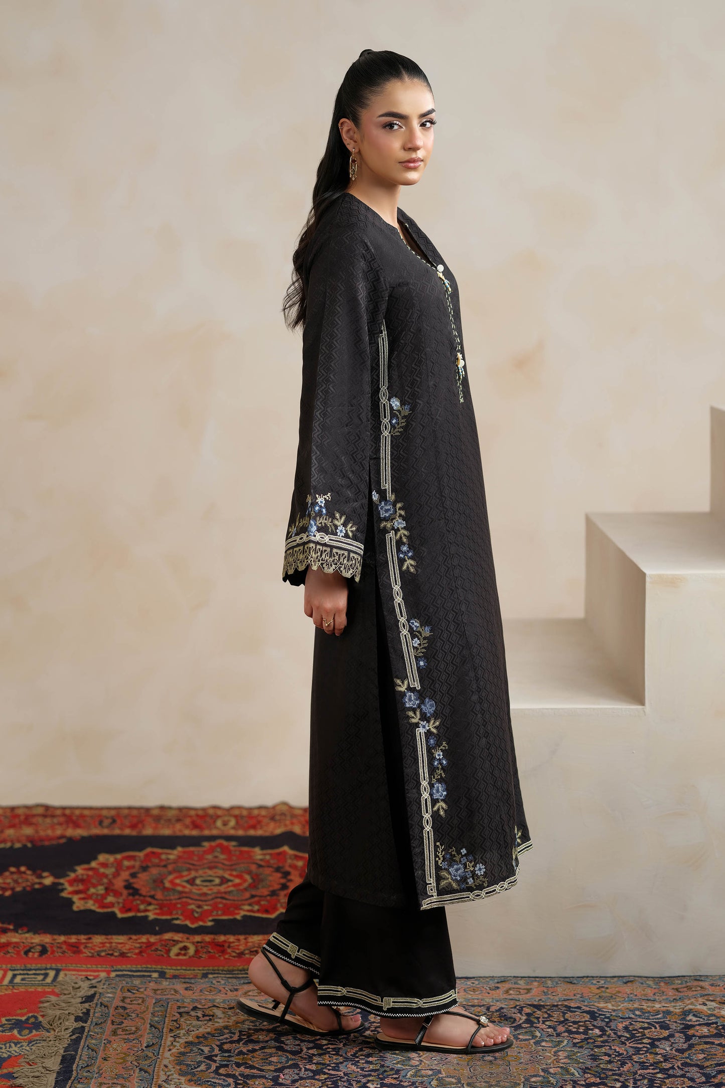 JACQUARD | EMBROIDERED