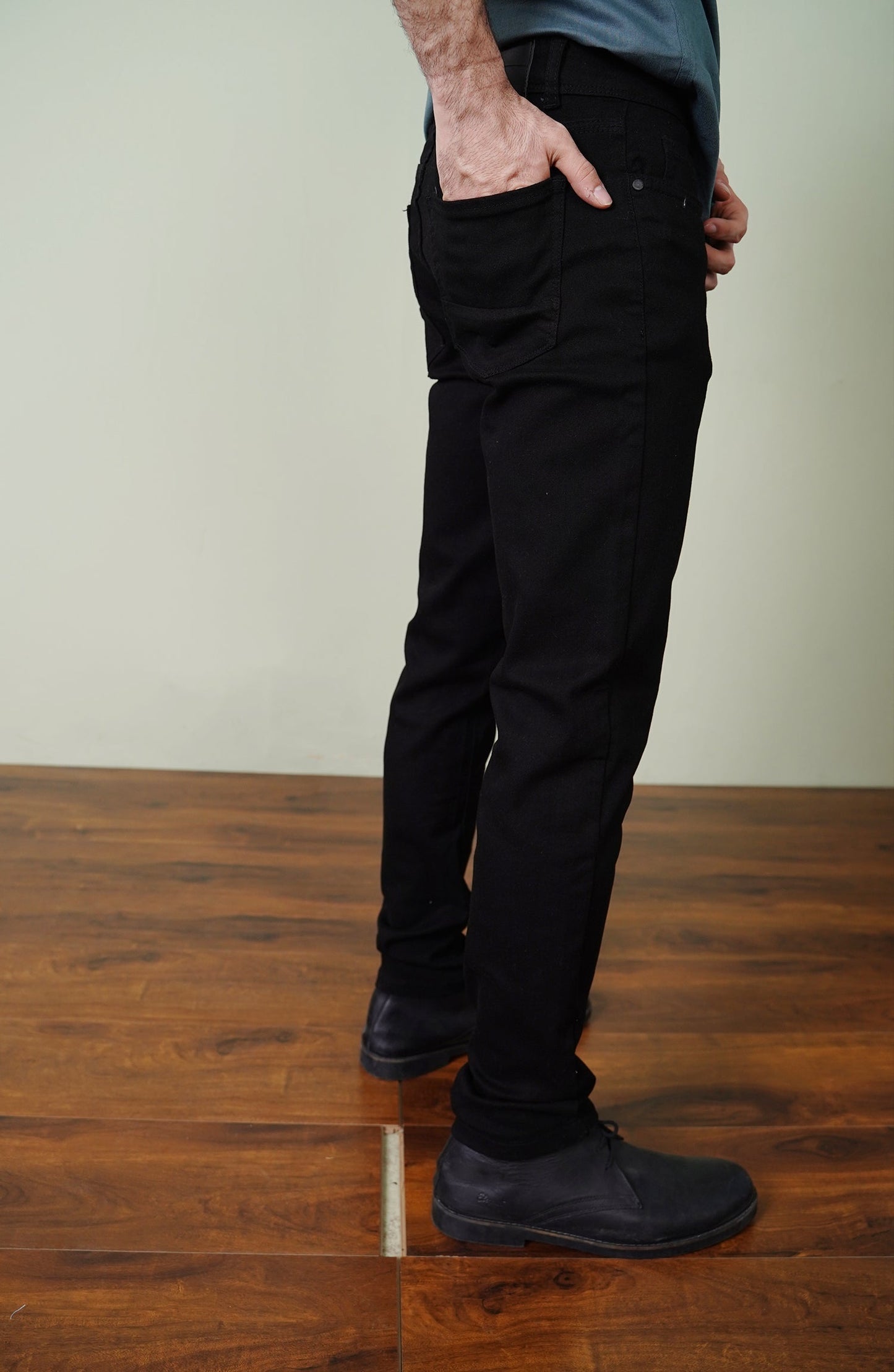 Reg.Fit Black Denim - Shop Now at Shahnameh