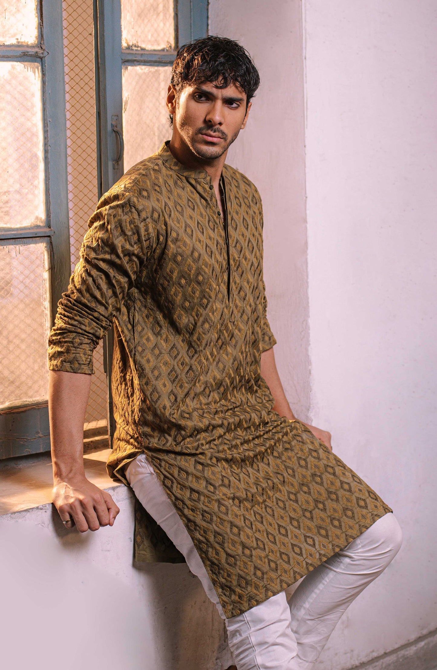 Men's Lawn Embroidered Kurta - Shop Now at Shahnameh