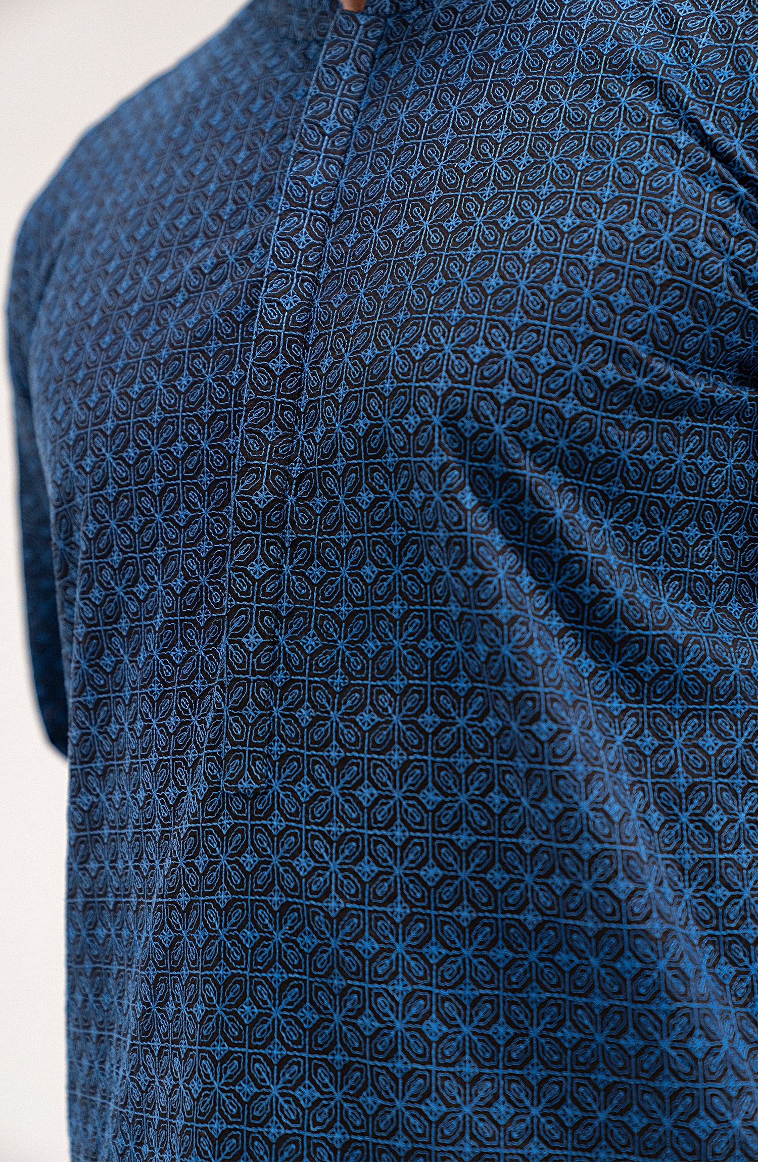 Men's Embroidered Kurta - Shop Now at Shahnameh