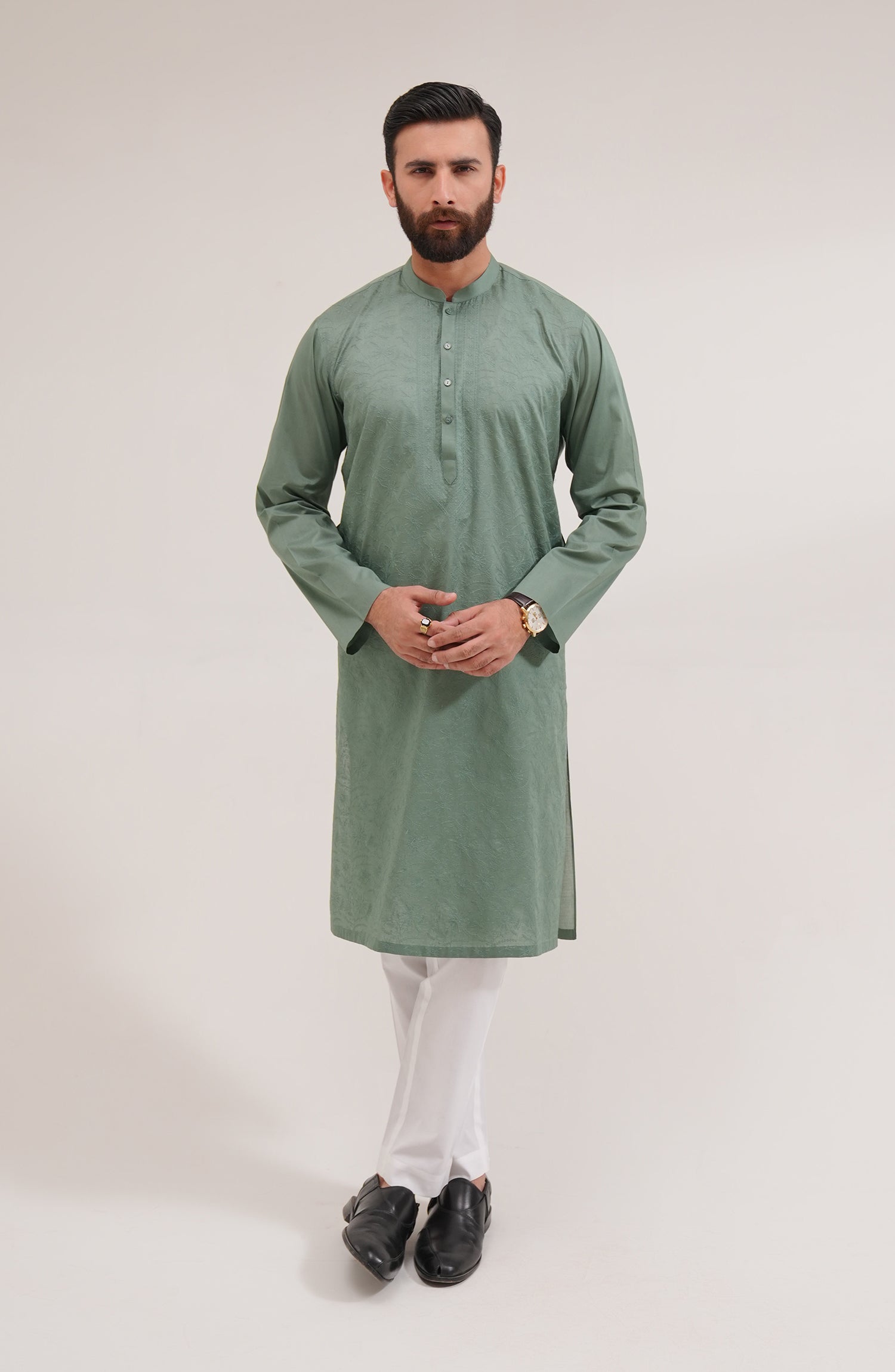 Men's Embroidered Kurta - Shop Now at Shahnameh