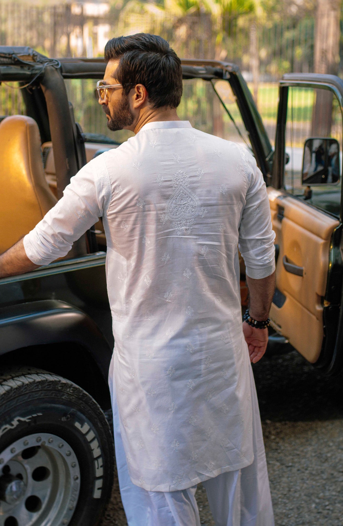 Men's Lawn Embroidered Kurta - SMK711125