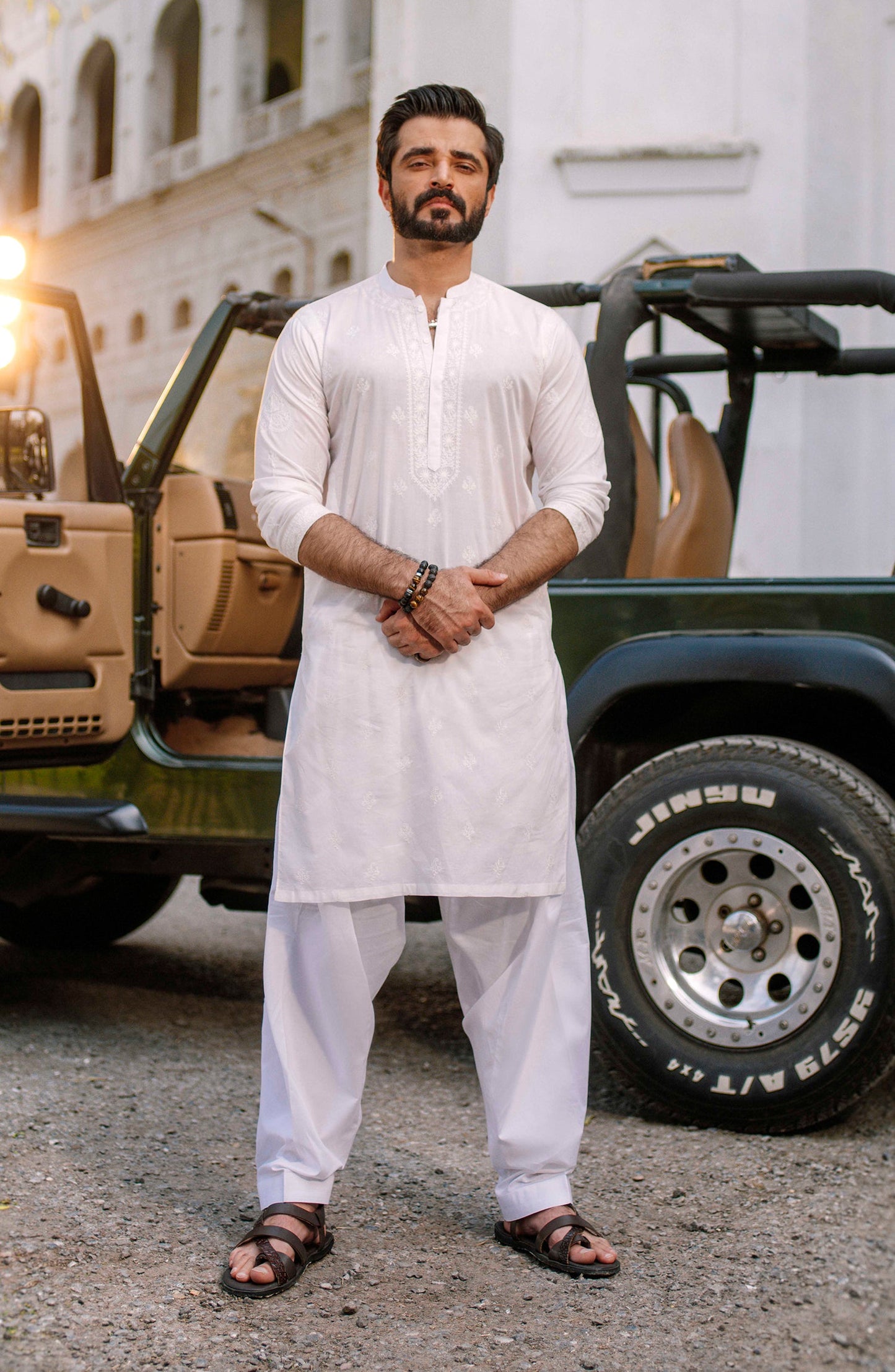 Men's Lawn Embroidered Kurta - SMK711125