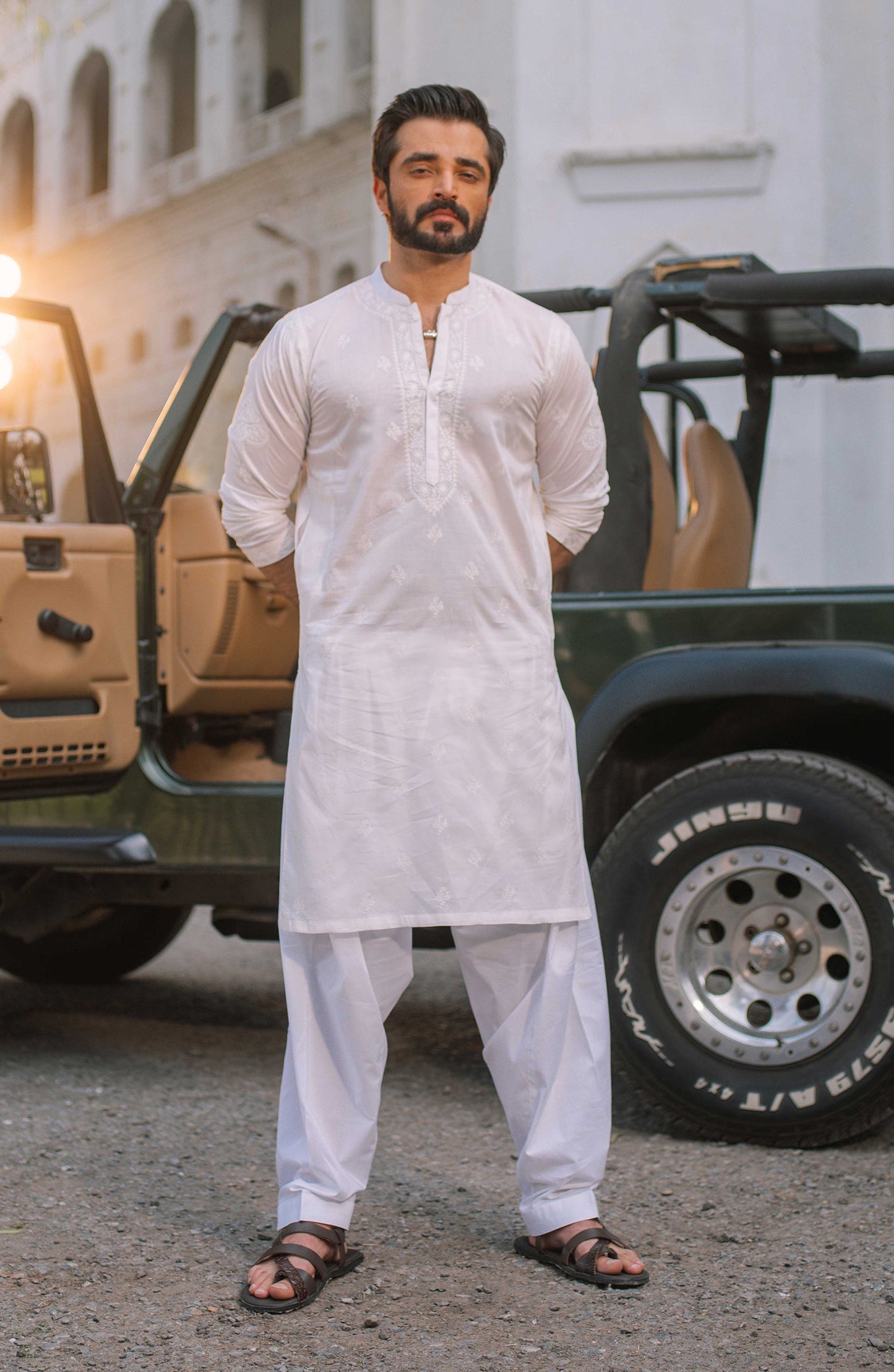 Men's Lawn Embroidered Kurta - SMK711125