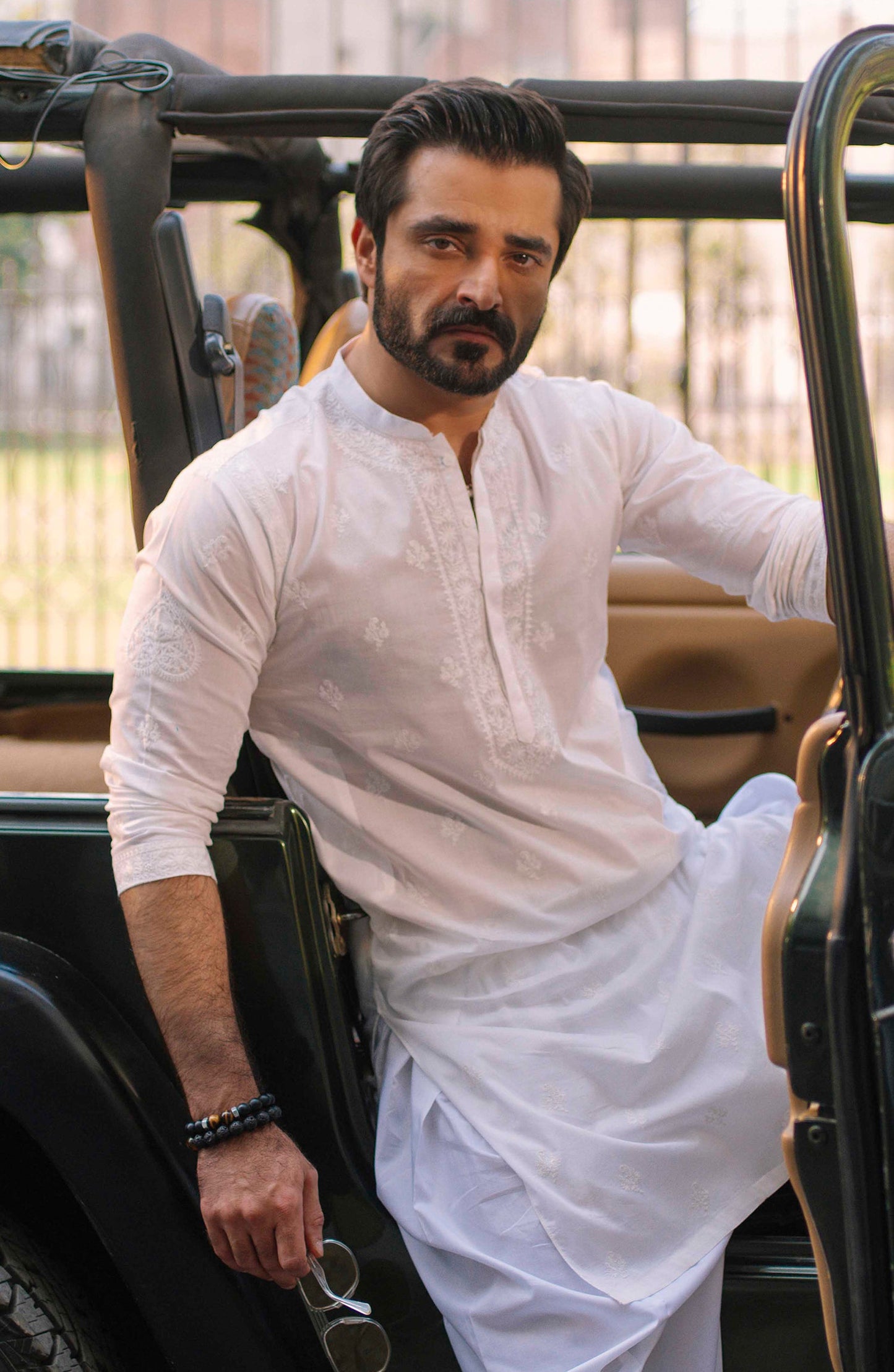 Men's Lawn Embroidered Kurta - SMK711125