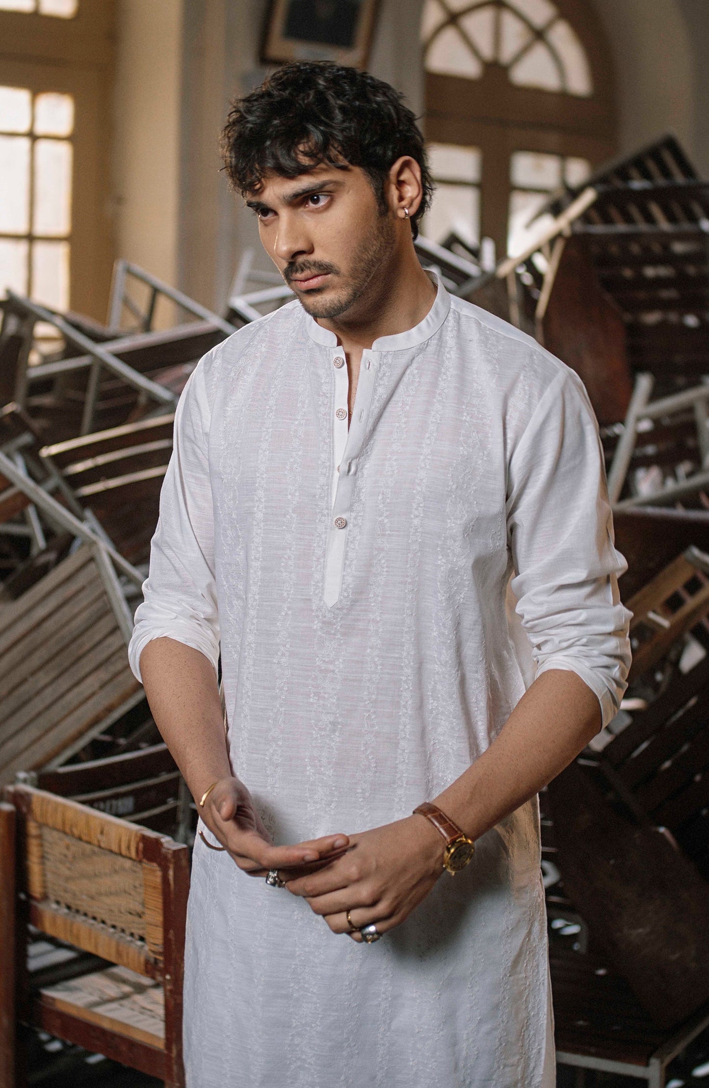 Men's Embroidered Kurta