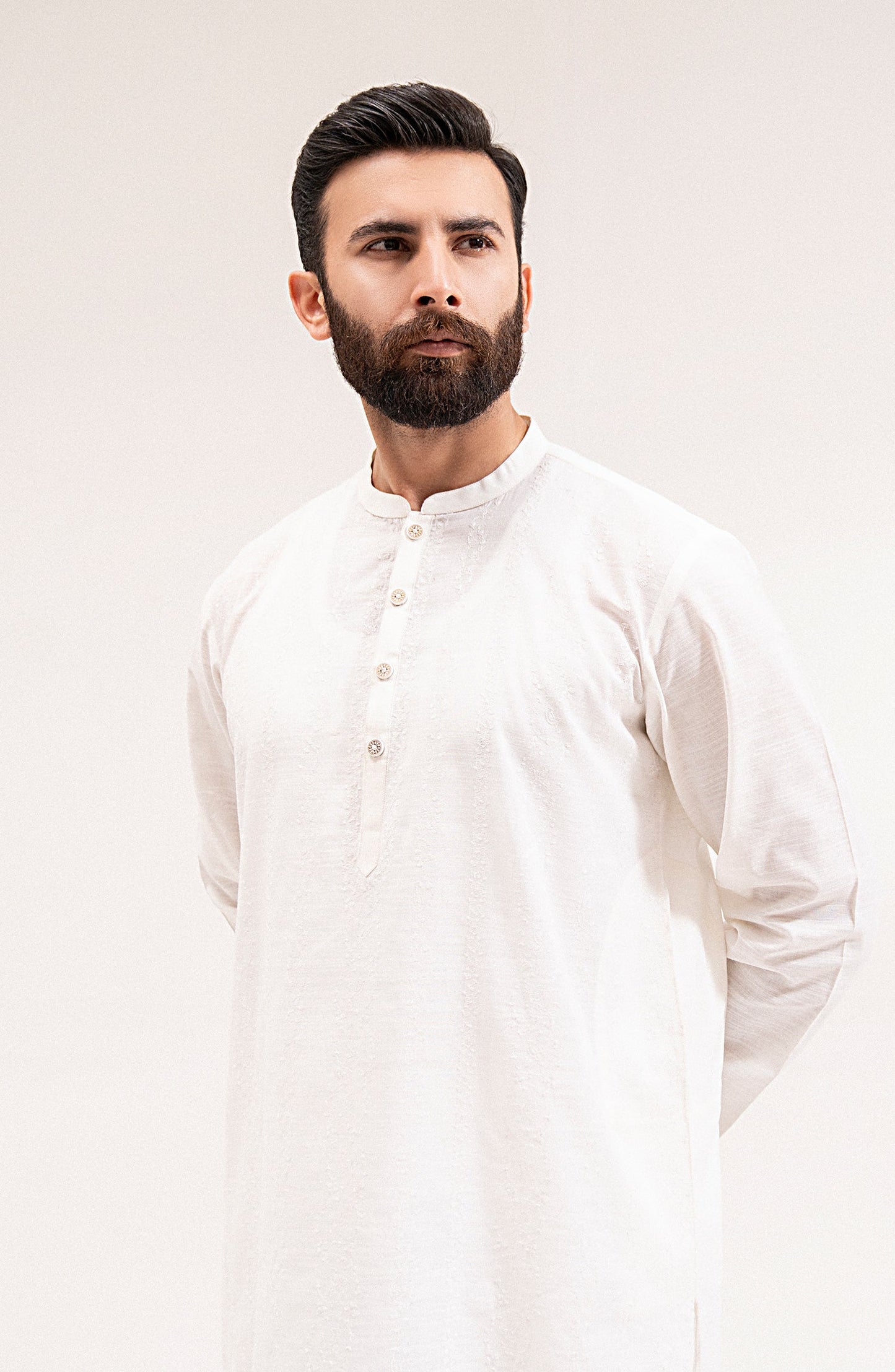 Men's Embroidered Kurta