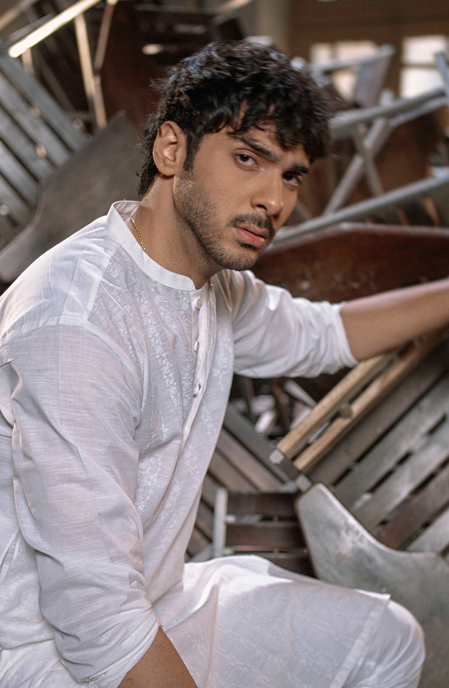 Men's Embroidered Kurta