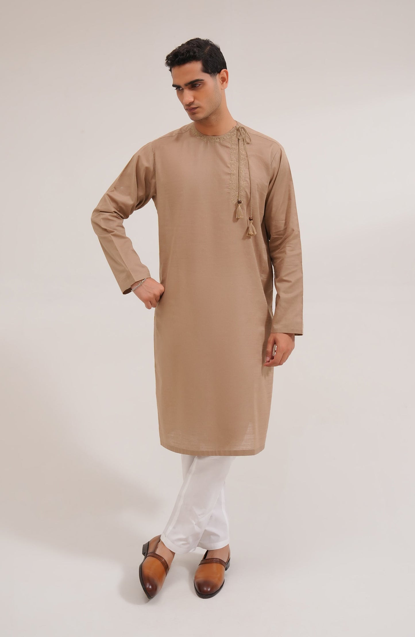 Men's Embroidered Kurta-Regular Fit