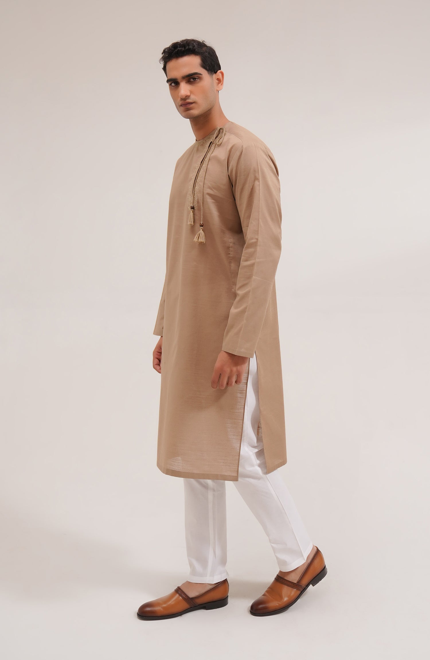 Men's Embroidered Kurta - Shop Now at Shahnameh