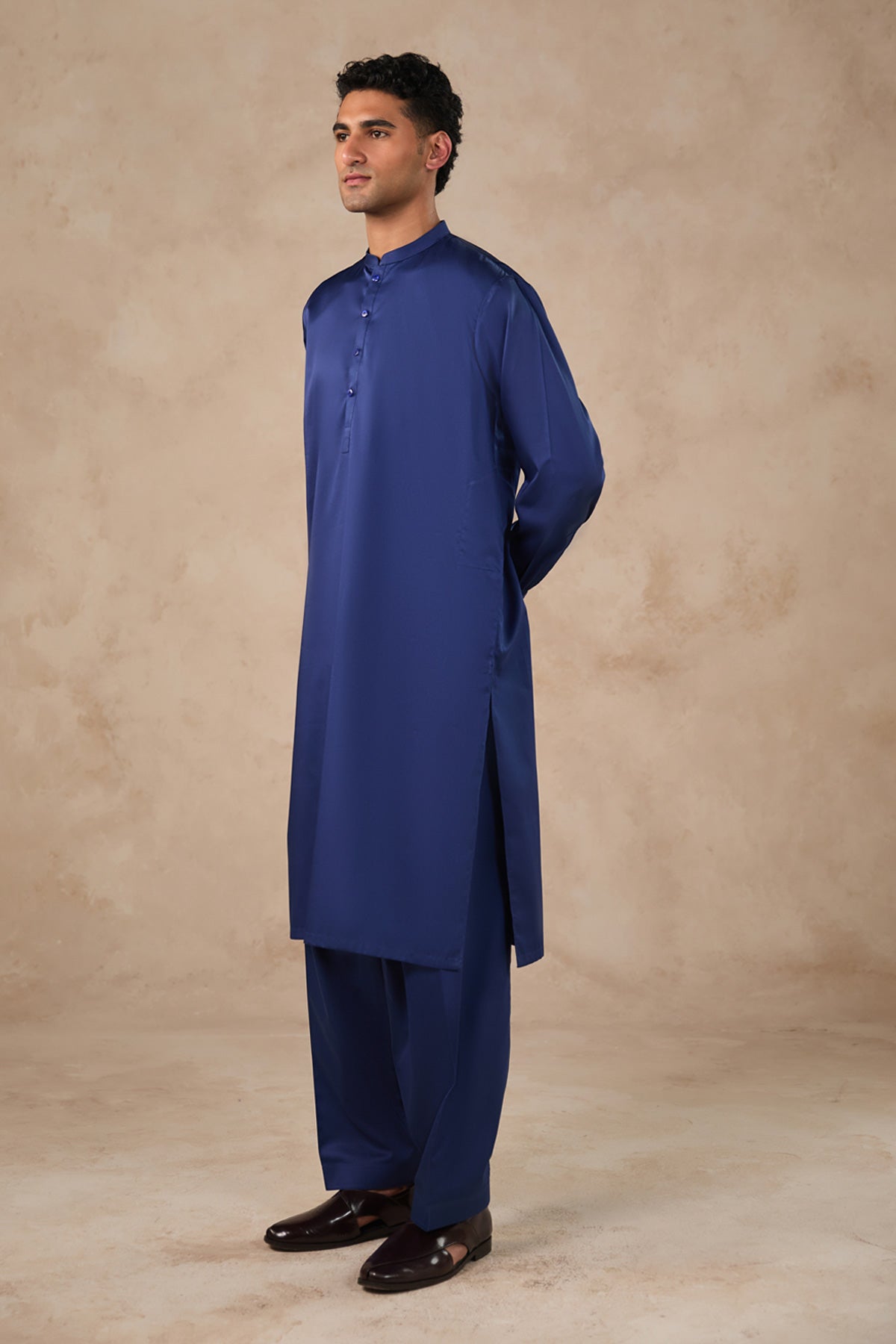 Awami Suit In Satin Pima Cotton - SMS232126