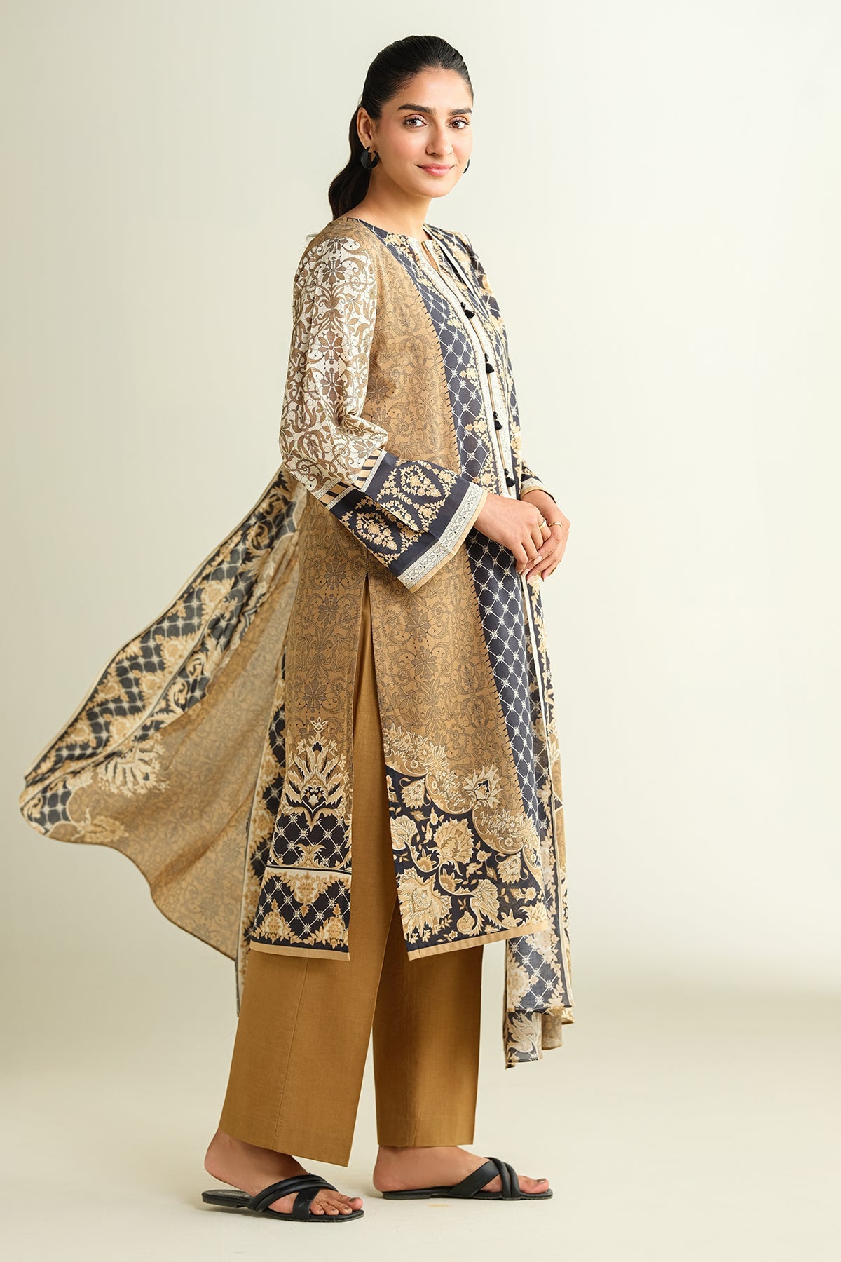 3 Piece - Printed Lawn Suit - X6148 - Shop Now at Kayseria