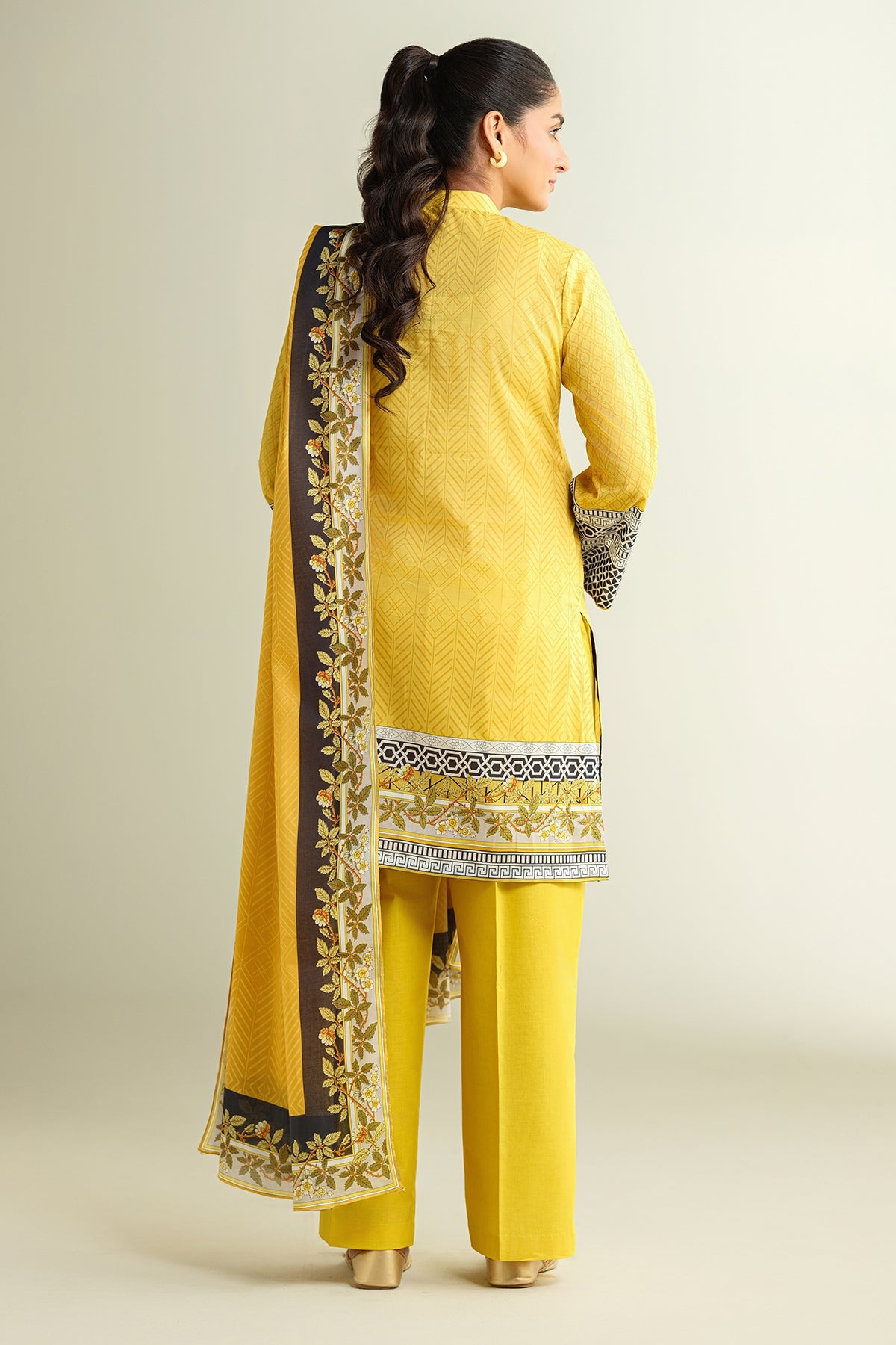 3 Piece - Printed Lawn Suit - X6150 - Shop Now at Kayseria
