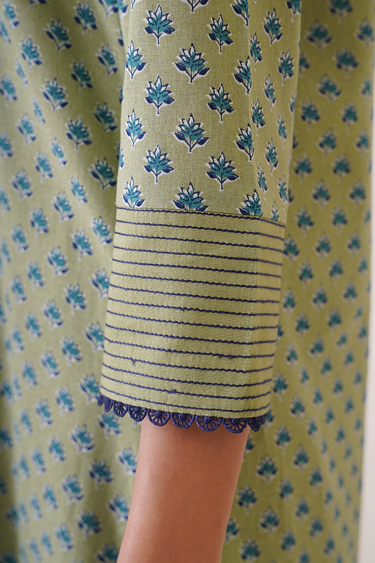 3 Piece - Printed Khaddar Suit - X7135 - Shop Now at Kayseria