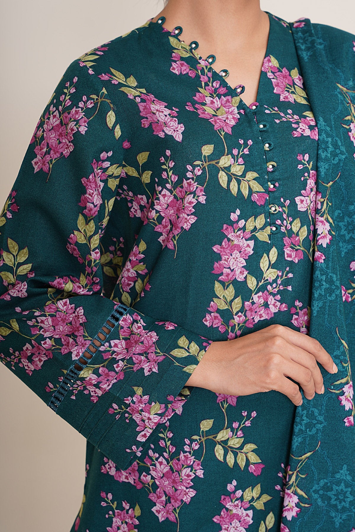 3 Piece - Printed Khaddar Suit - X7137 - Shop Now at Kayseria