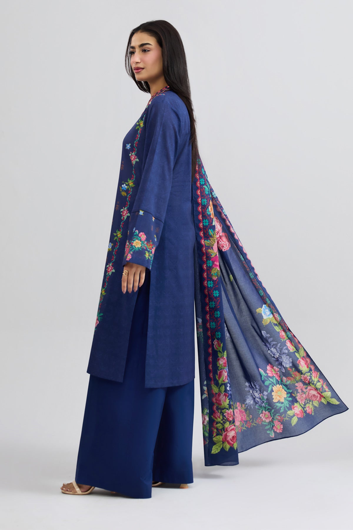 LAWN | EMBROIDERED - Shop Now at Kayseria