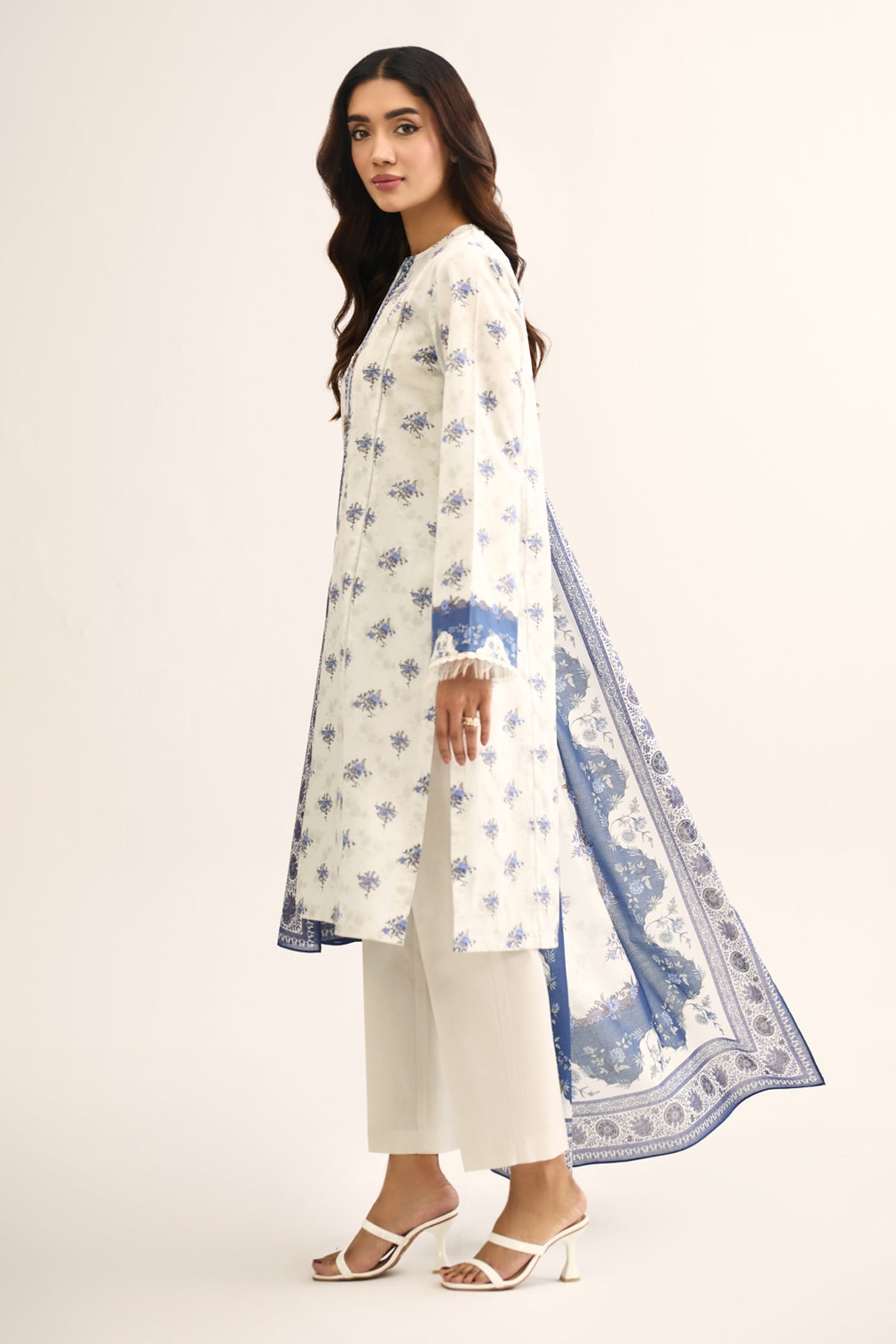 LAWN | EMBROIDERED - Shop Now at Kayseria