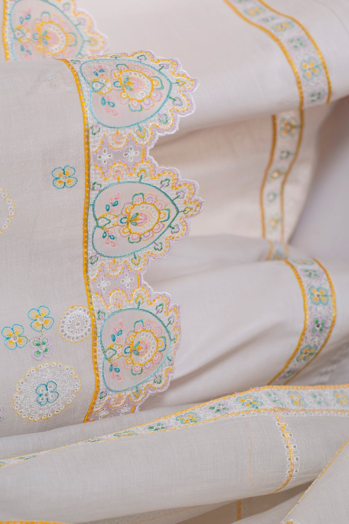 4 Piece - Embroidered Masuri Suit - MC1232 - Shop Now at Kayseria