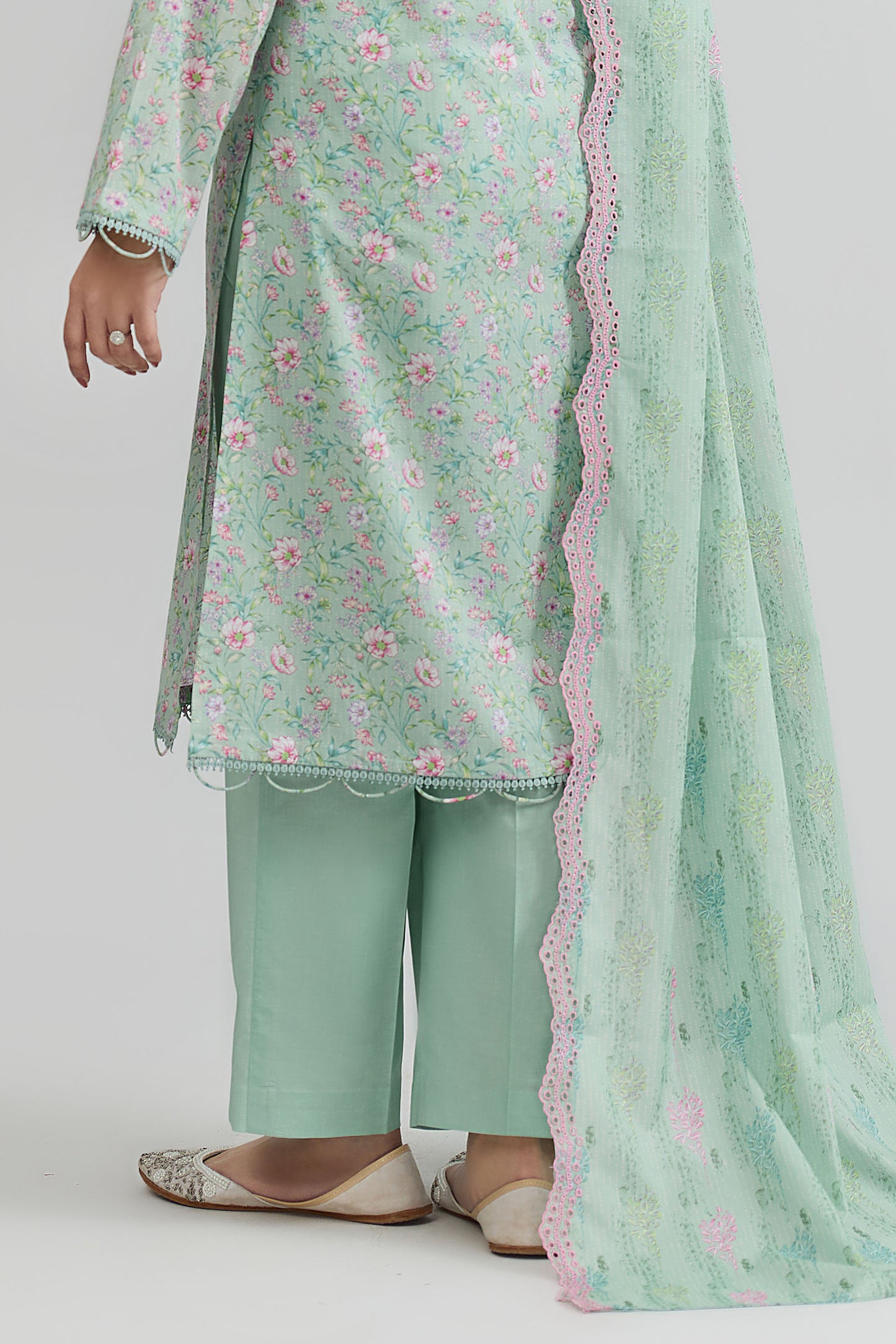 LAWN | EMBROIDERED