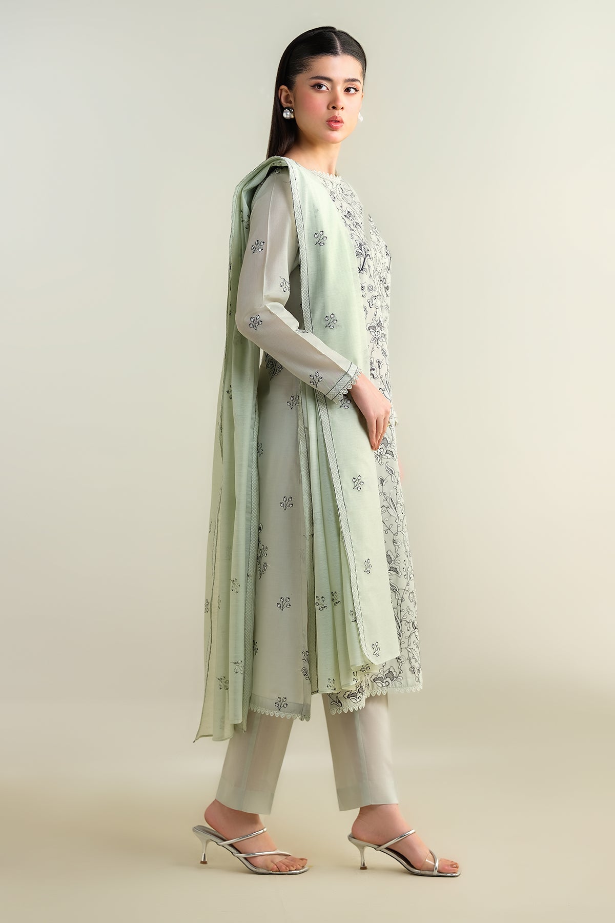 3 Piece - Embroidered Cotton Lawn Suit - E1630 - Shop Now at Kayseria