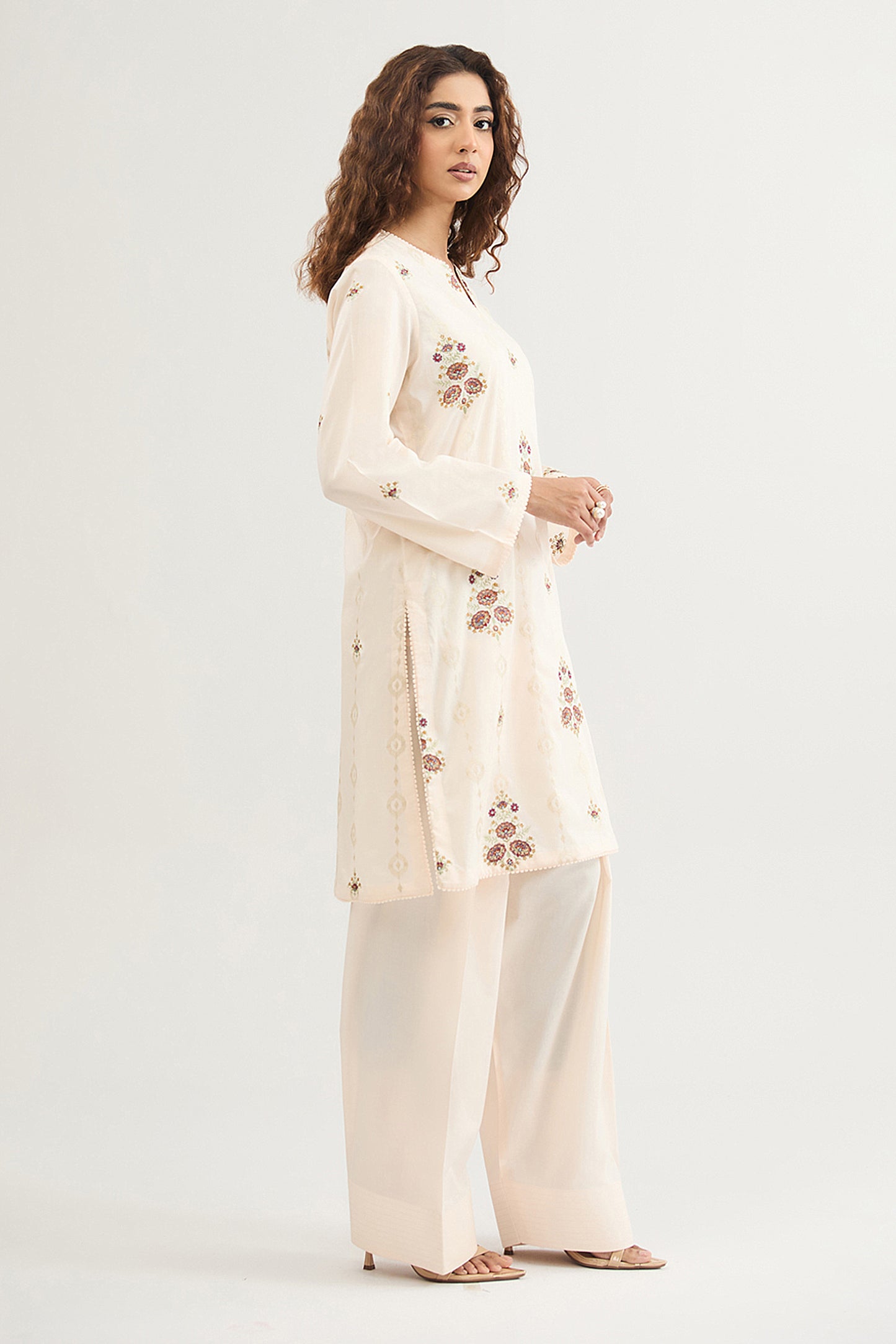 LAWN | EMBROIDERED