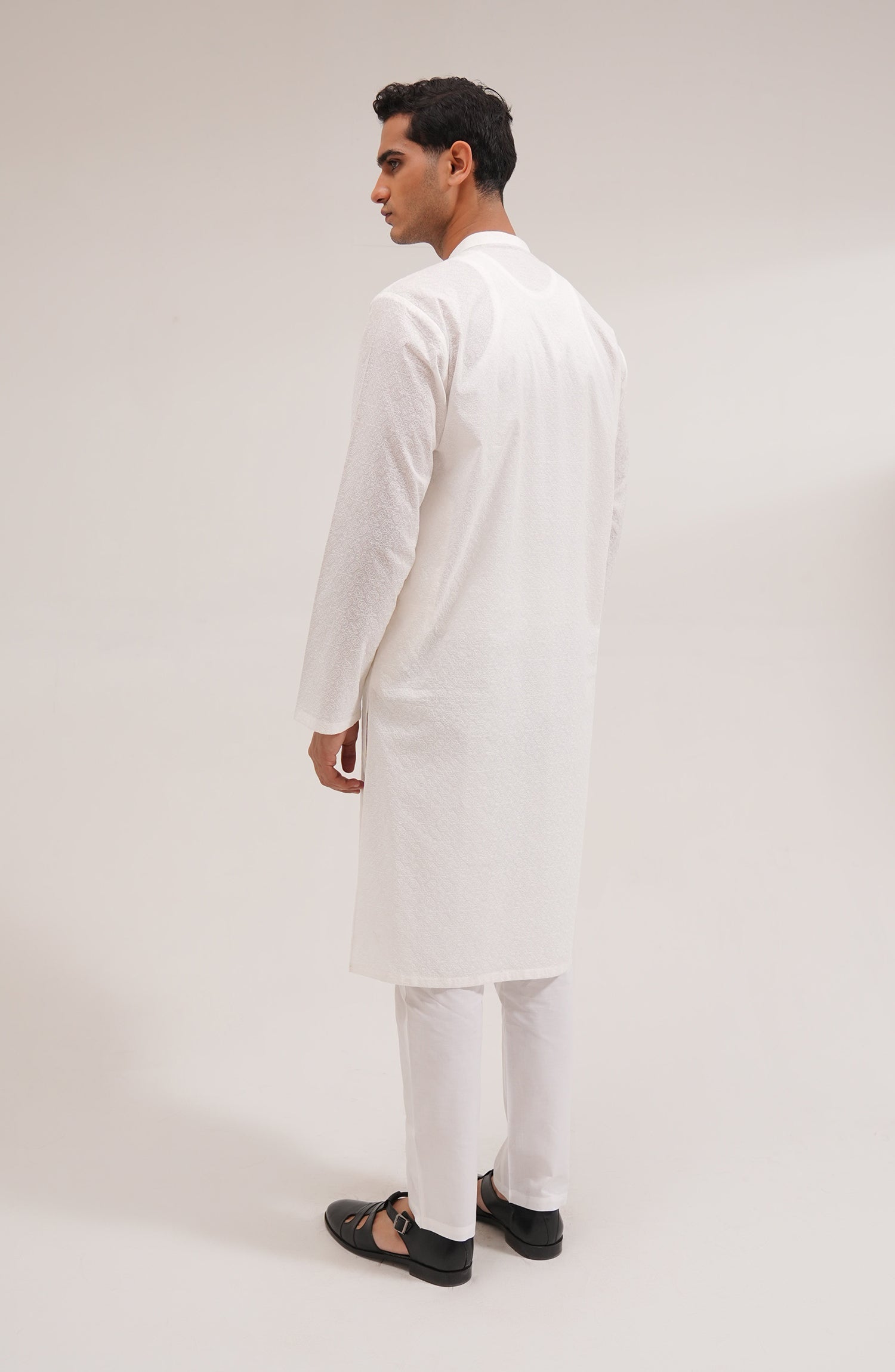Men's Embroidered Kurta - Shop Now at Shahnameh