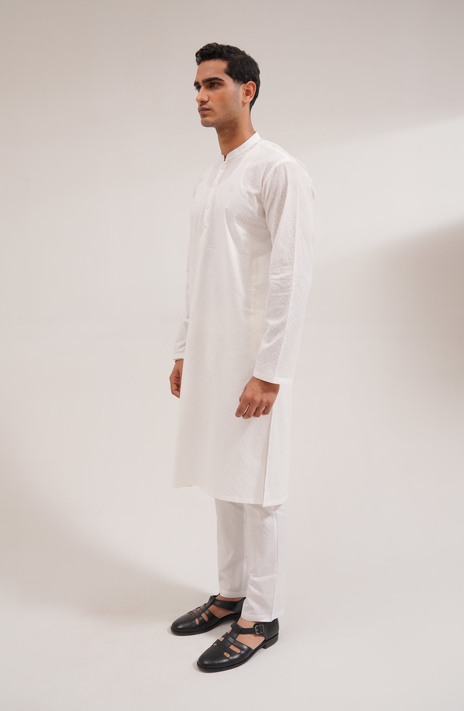 Men's Embroidered Kurta - Shop Now at Shahnameh