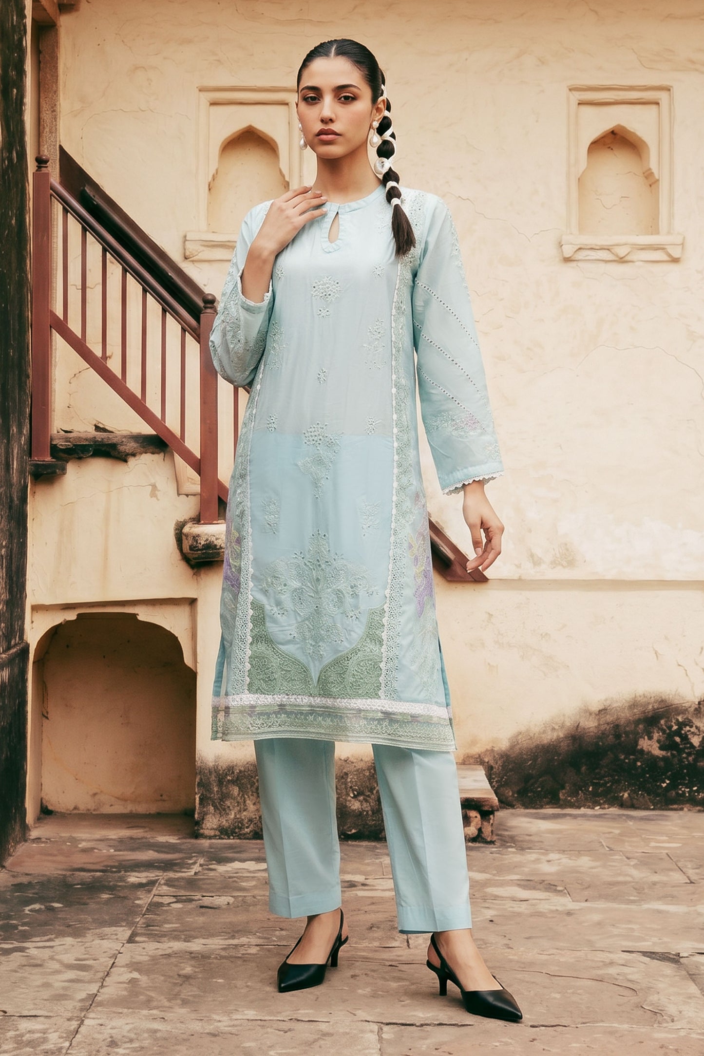 LAWN | EMBROIDERED