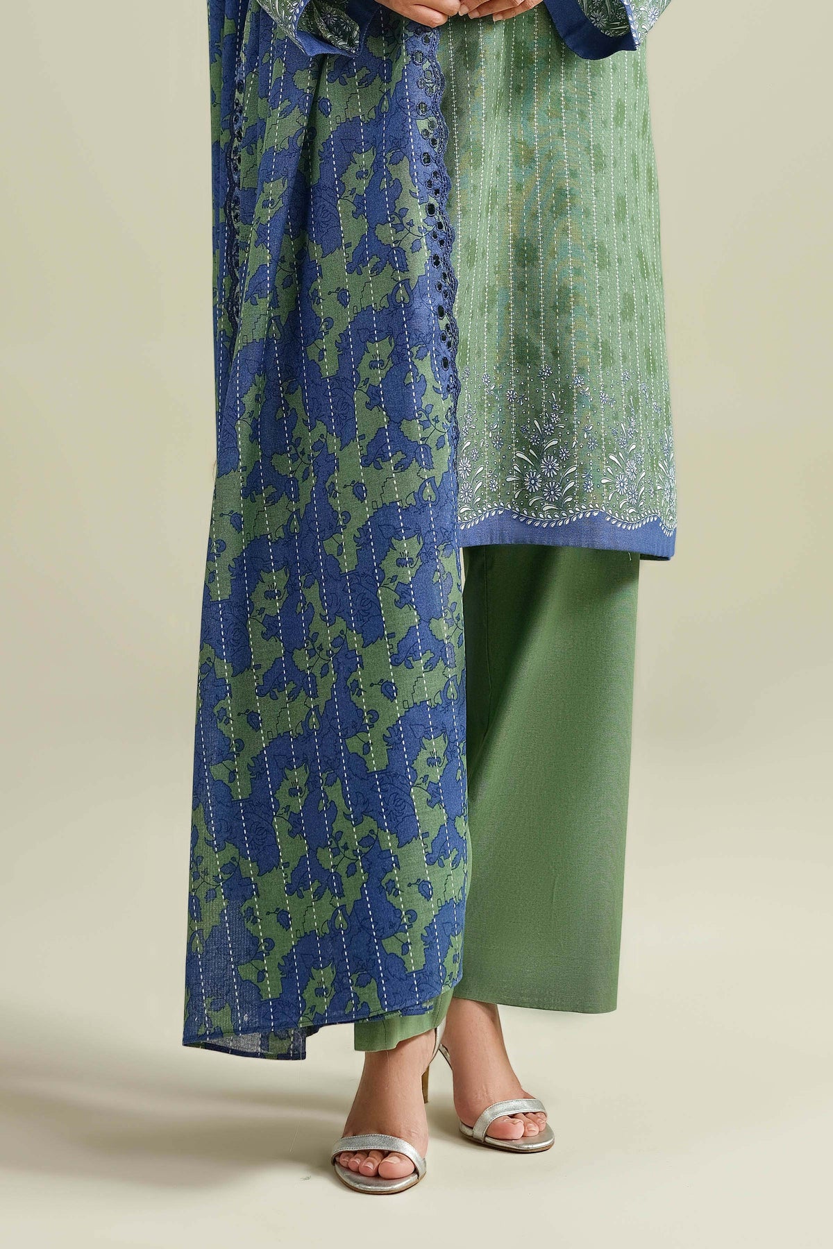 KHADDAR | EMBROIDERED