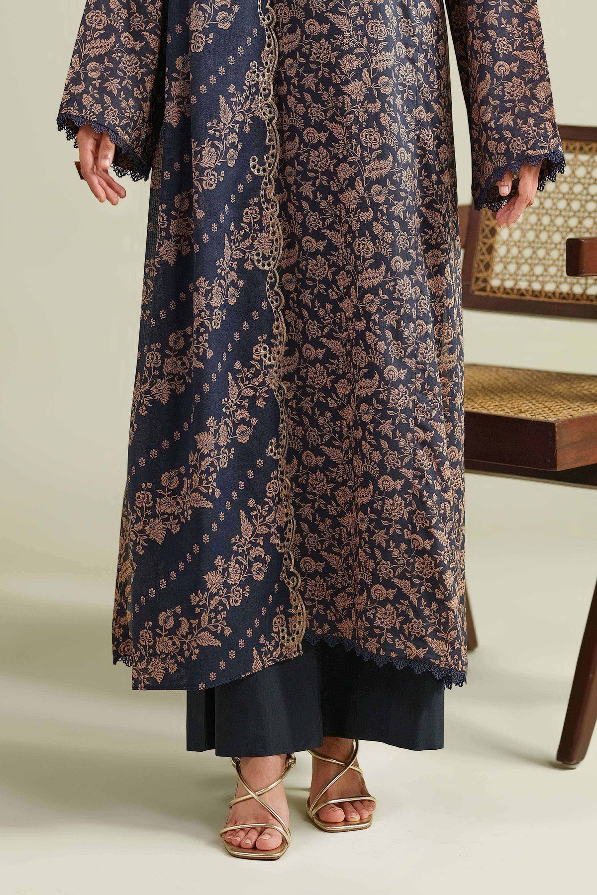 LAWN | EMBROIDERED