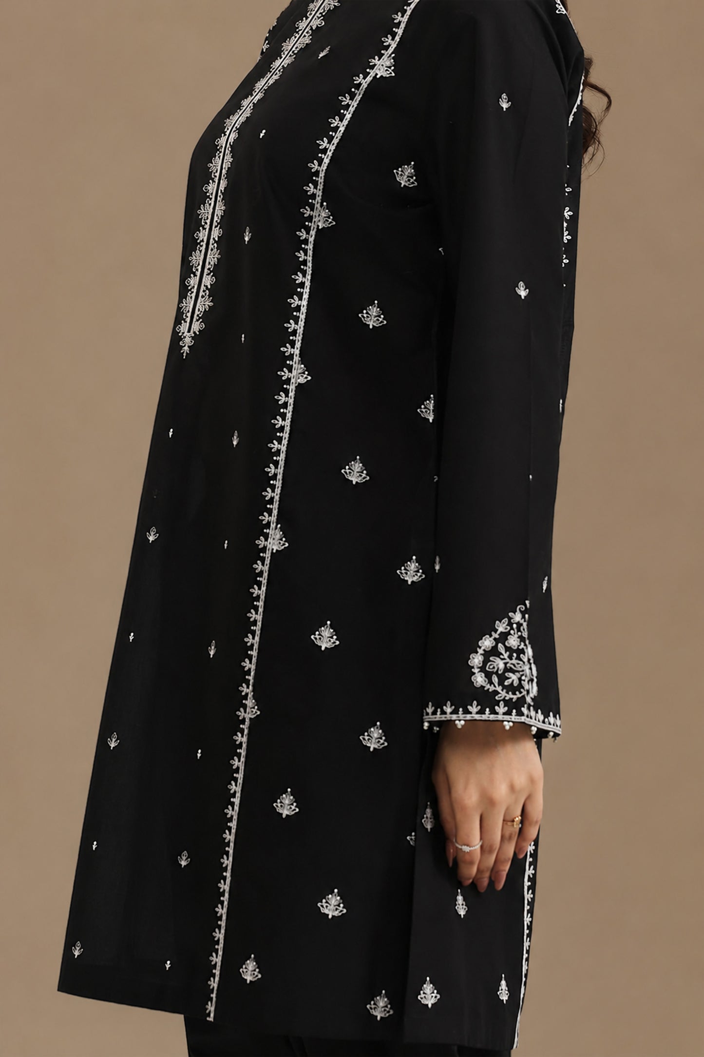 LAWN | EMBROIDERED