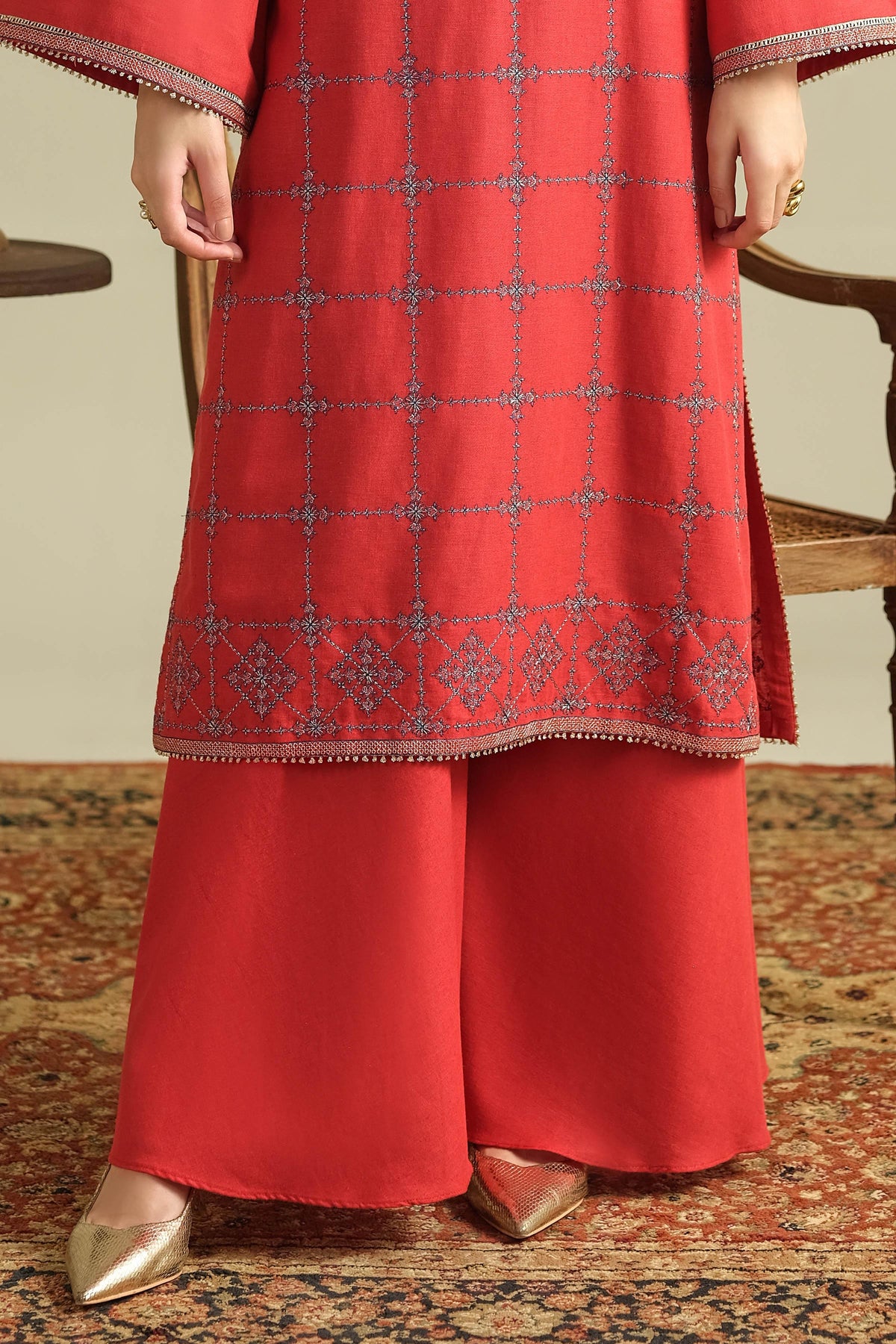 LINEN | EMBROIDERED