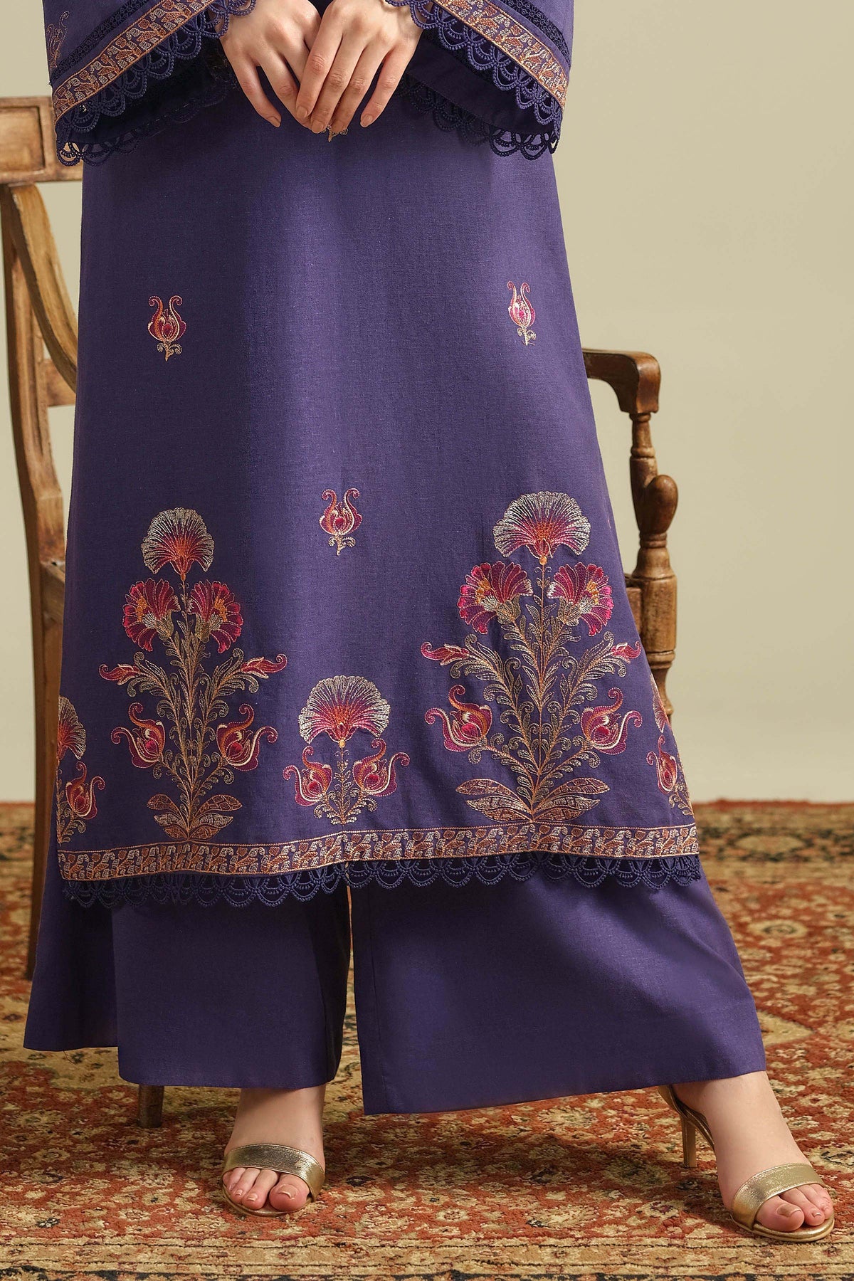 LINEN | EMBROIDERED