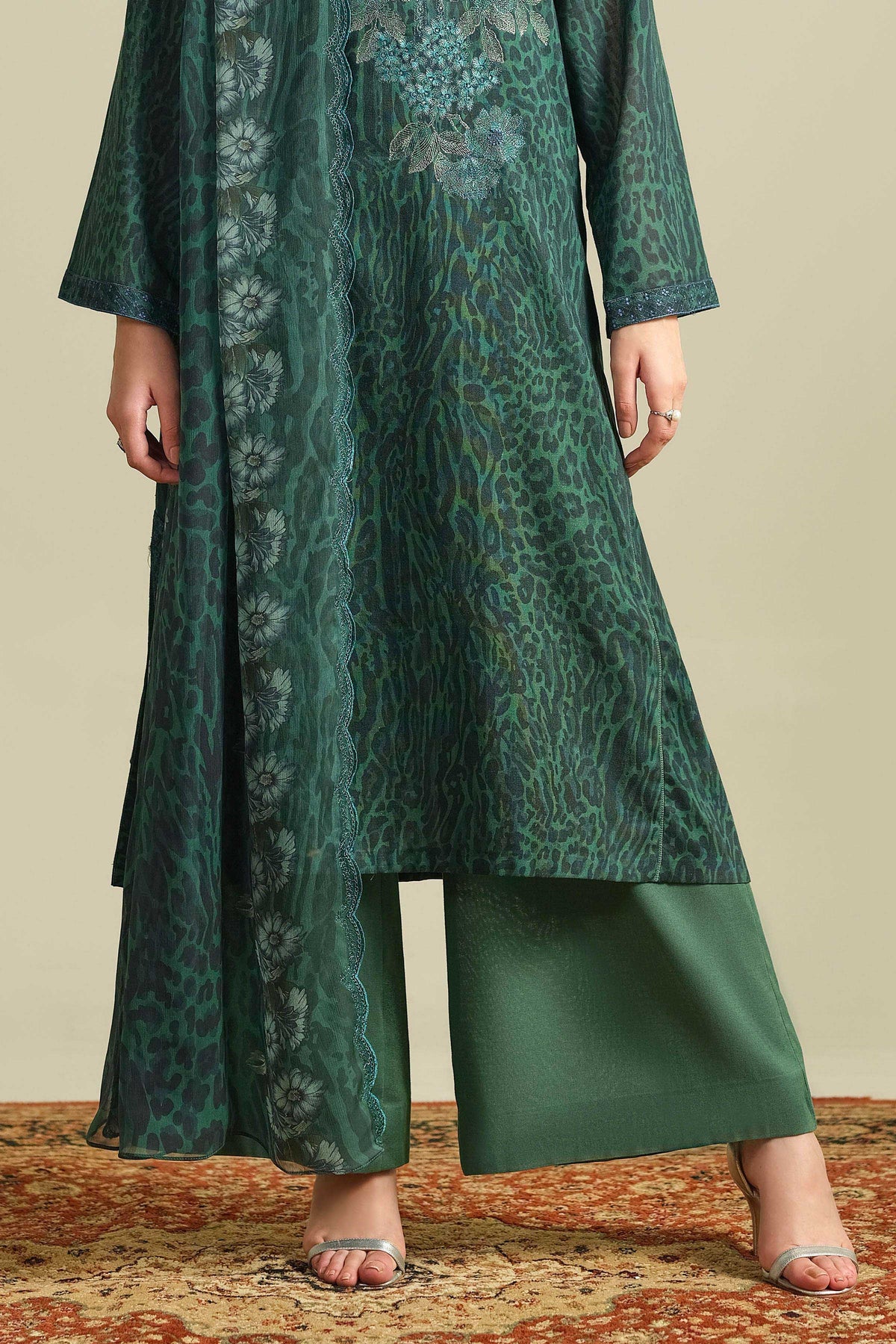 KHADDAR | EMBROIDERED