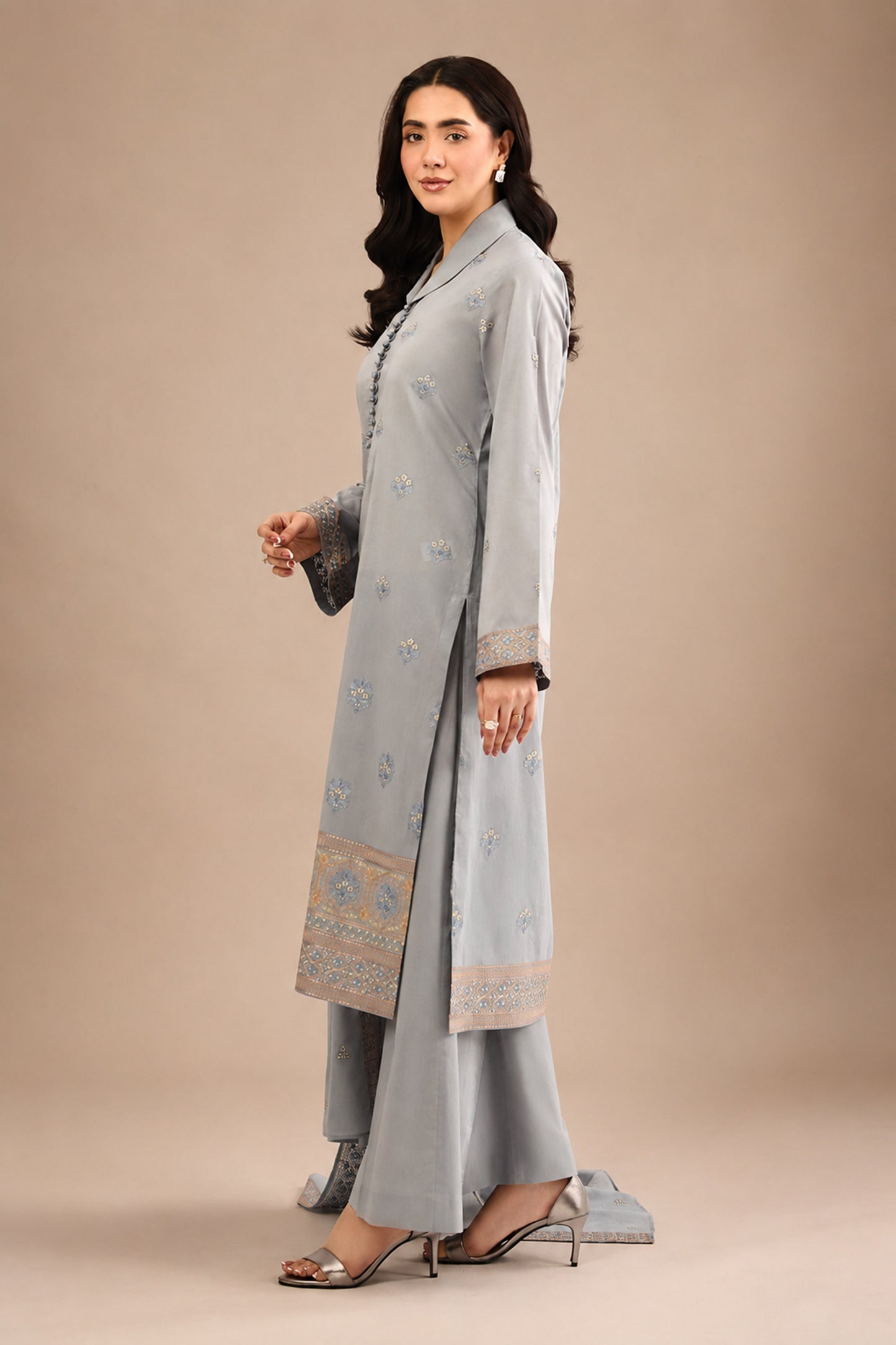 LAWN | EMBROIDERED