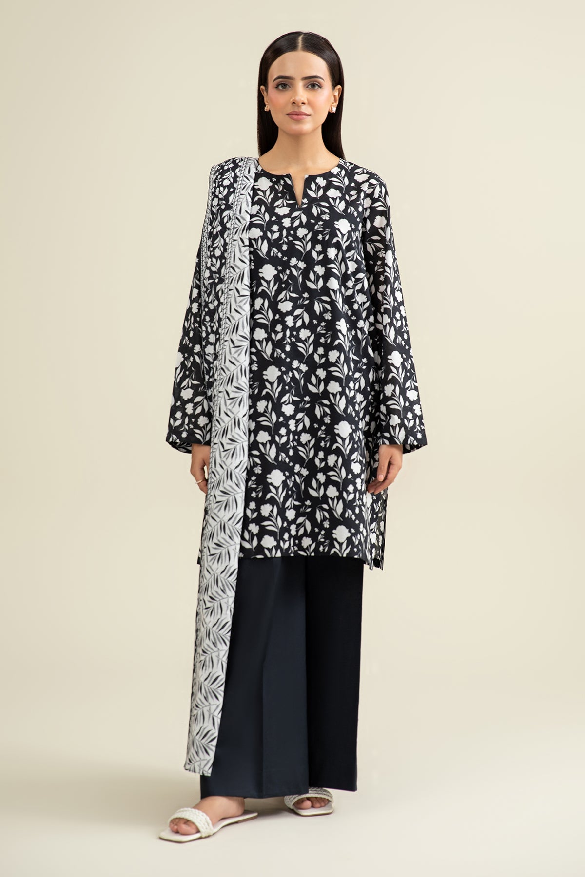 3 Piece - Printed Lawn Suit - X6222 R - Shop Now at Kayseria