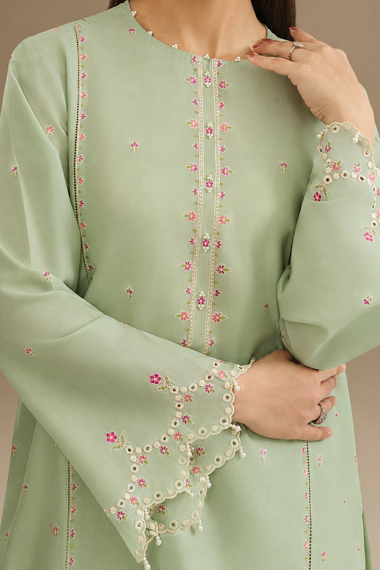 LAWN | EMBROIDERED