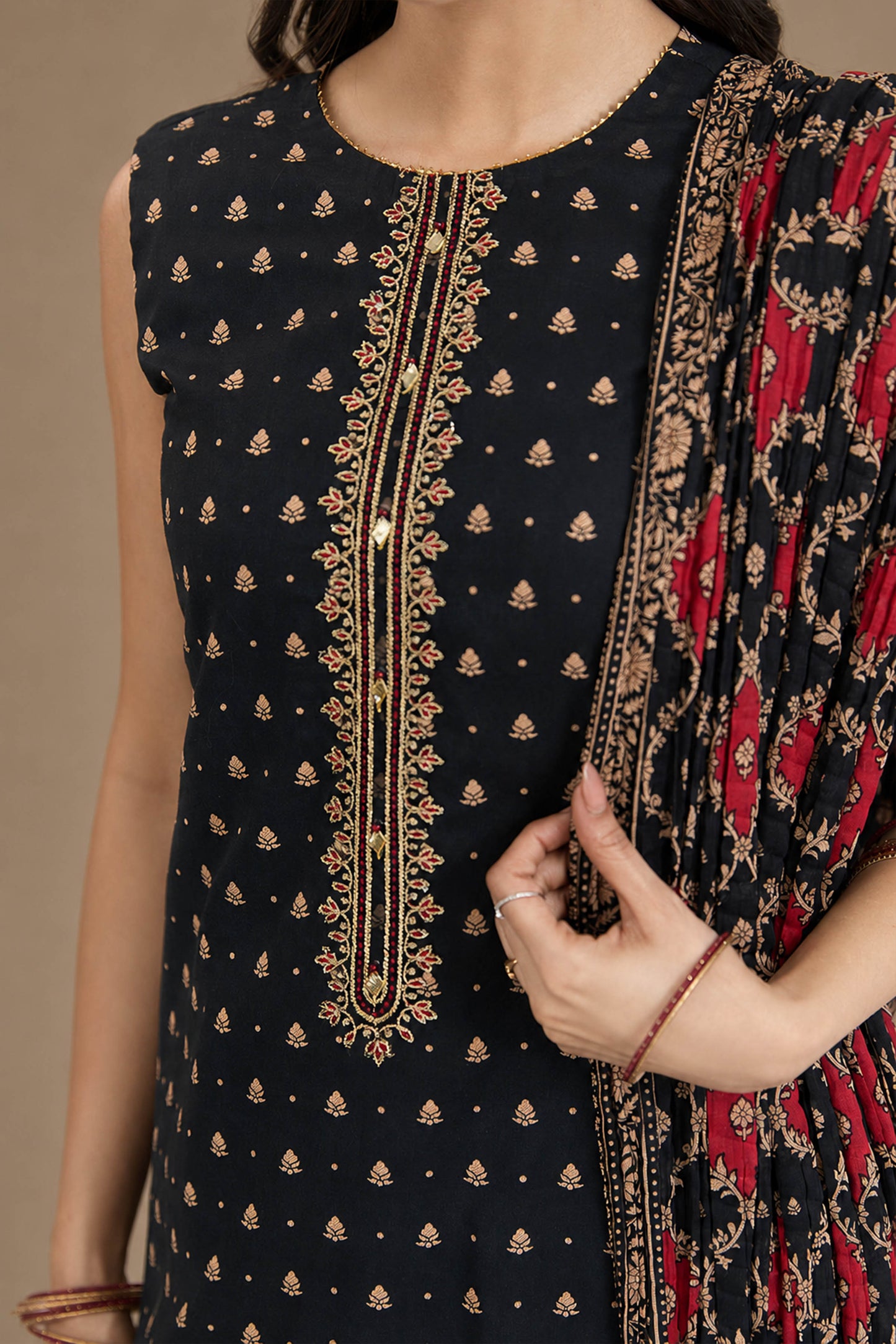 LAWN | EMBROIDERED