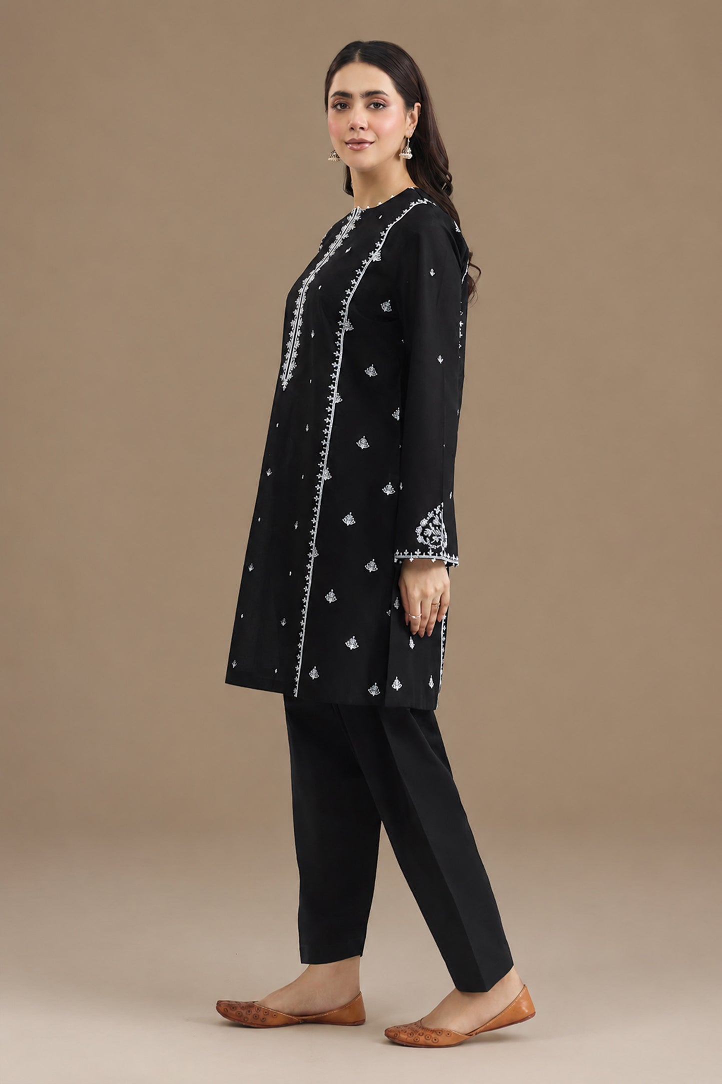 LAWN | EMBROIDERED