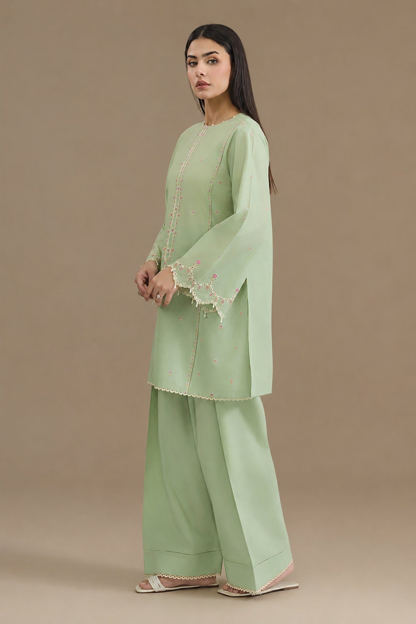 LAWN | EMBROIDERED