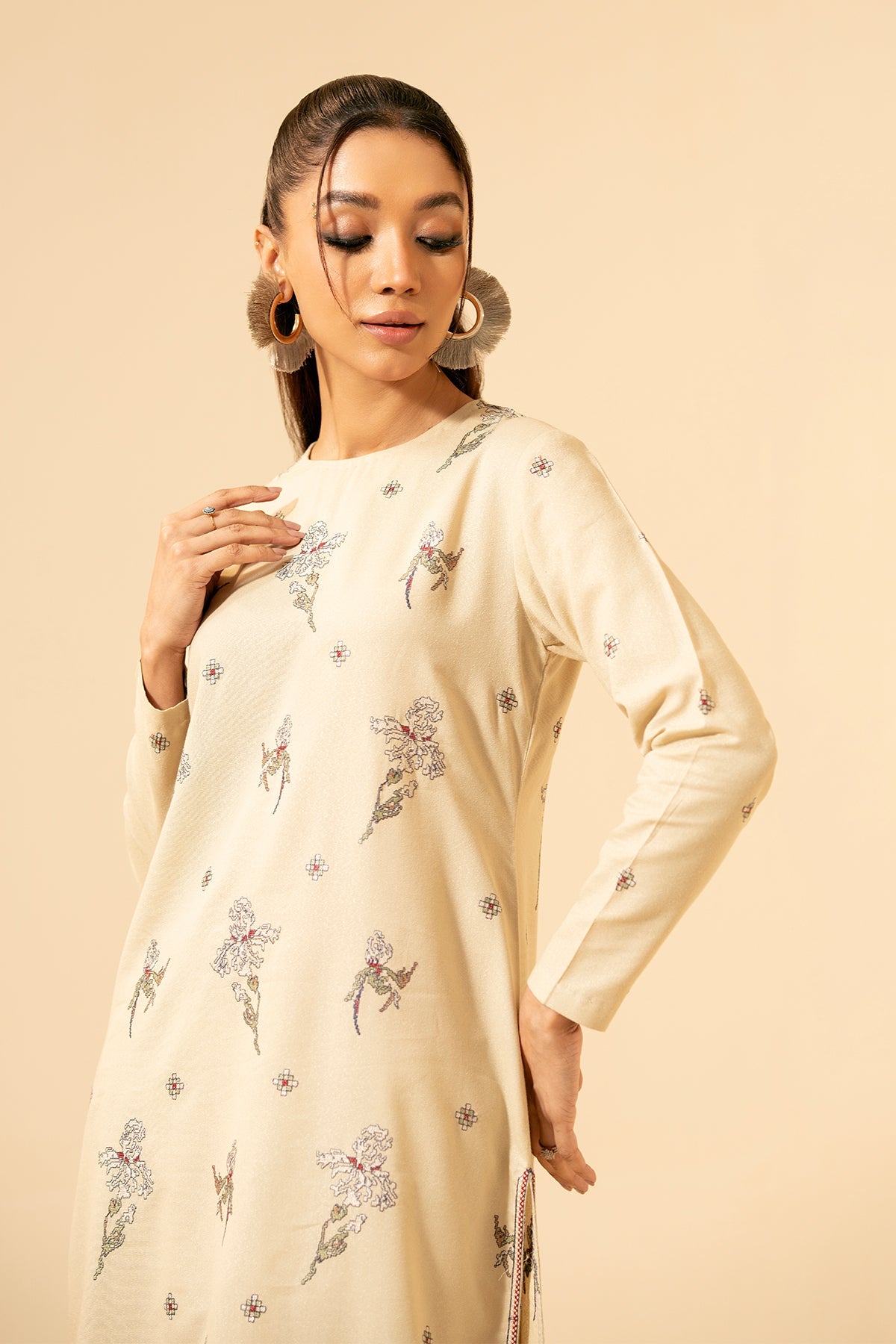 2 Piece - Embroidered Viscose Karandi Suit - E1368 - Shop Now at Kayseria
