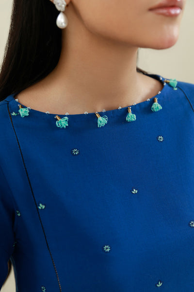 3 Piece - Embroidered Khaddar Suit - C6046-1 - Shop Now at Kayseria