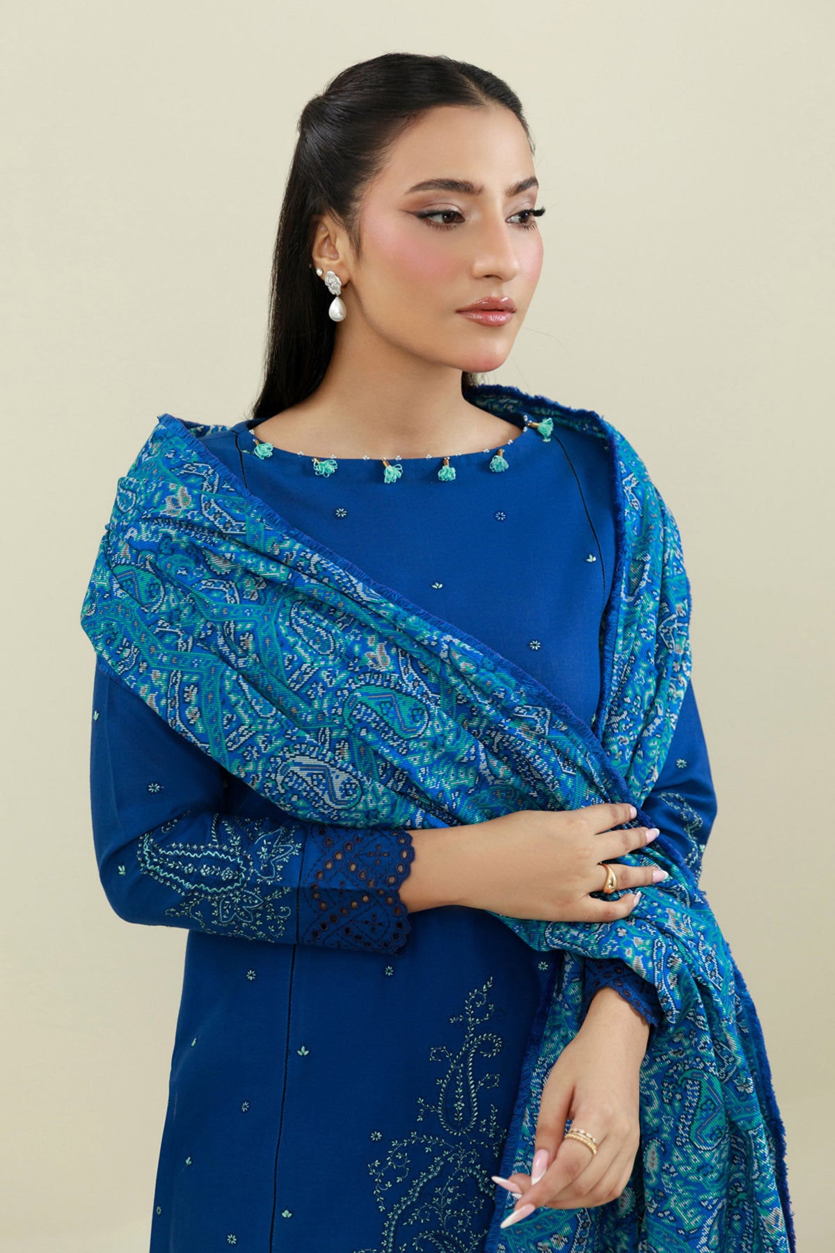 3 Piece - Embroidered Khaddar Suit - C6046-1 - Shop Now at Kayseria