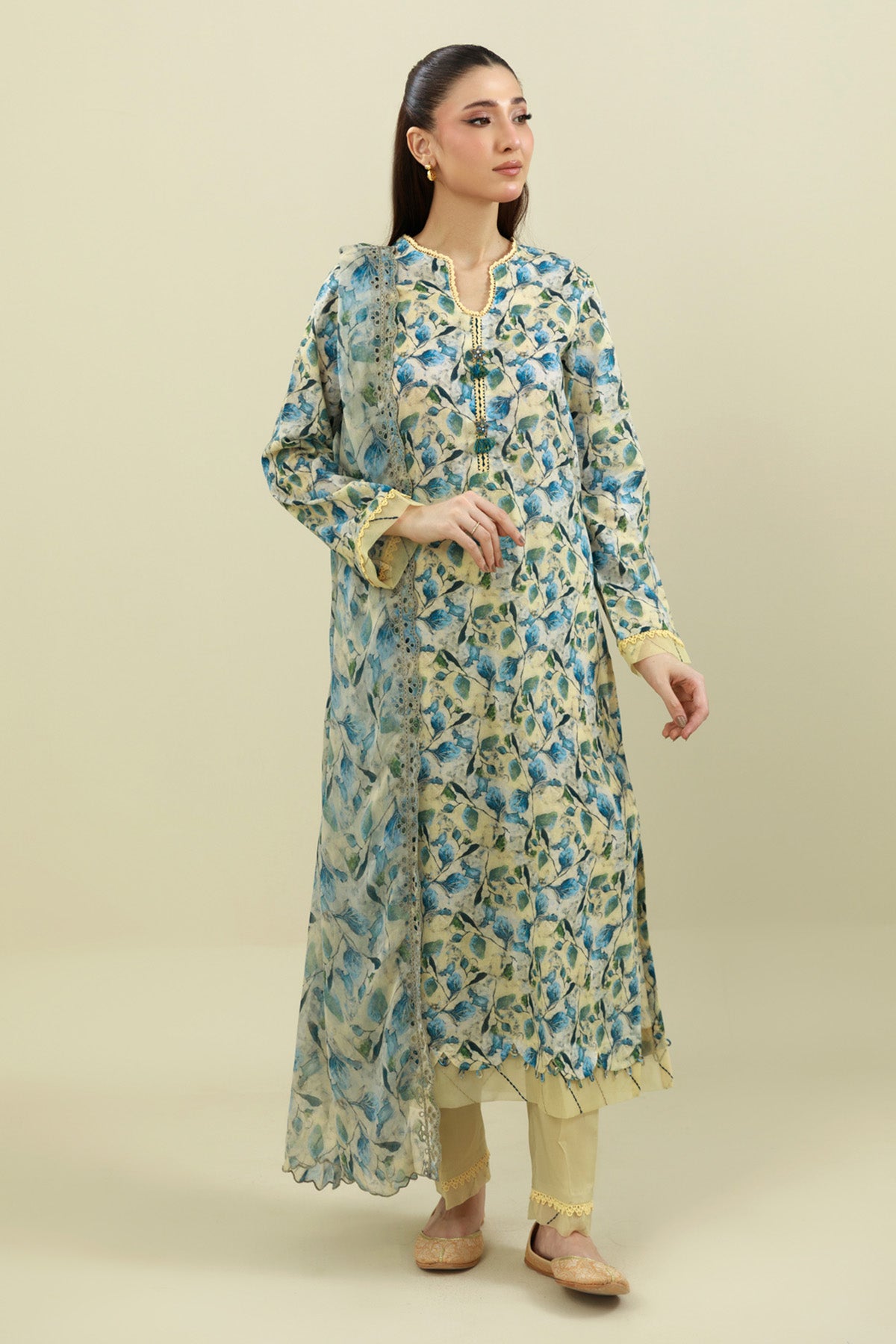 LAWN  |  EMBROIDERED - Shop Now at Kayseria