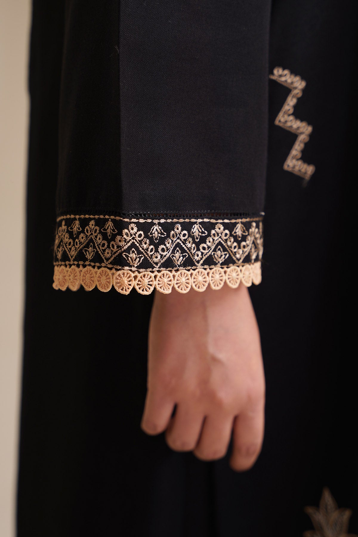 2 Piece - Embroidered Suit - C6391 - Shop Now at Kayseria