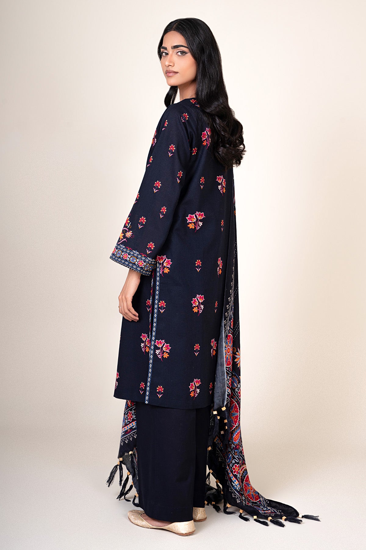 3 Piece - Printed Khaddar Suit - C6395 - Shop Now at Kayseria